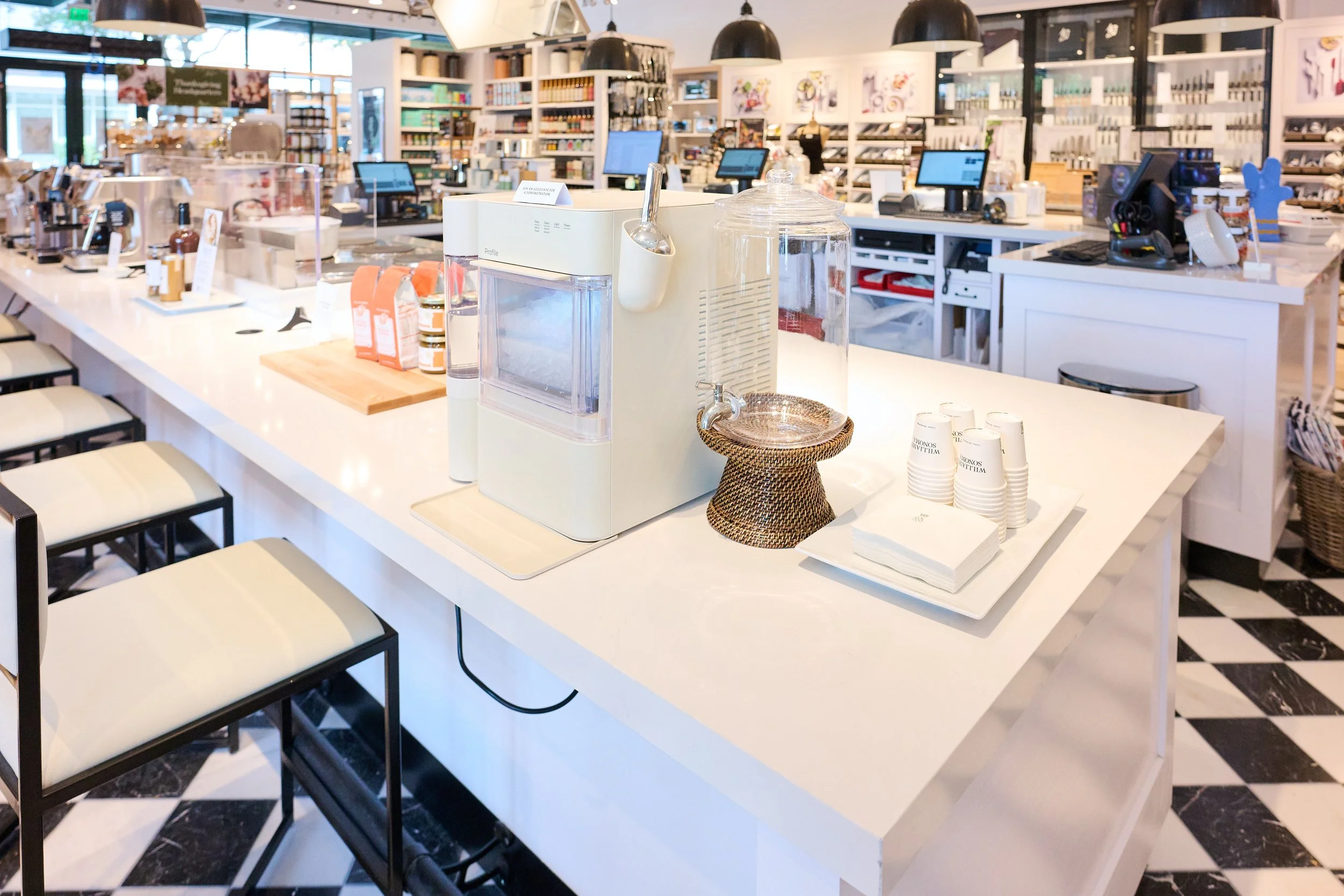 joyofthemomentphotography-Williams-Sonoma-20260917_Z912497.jpg