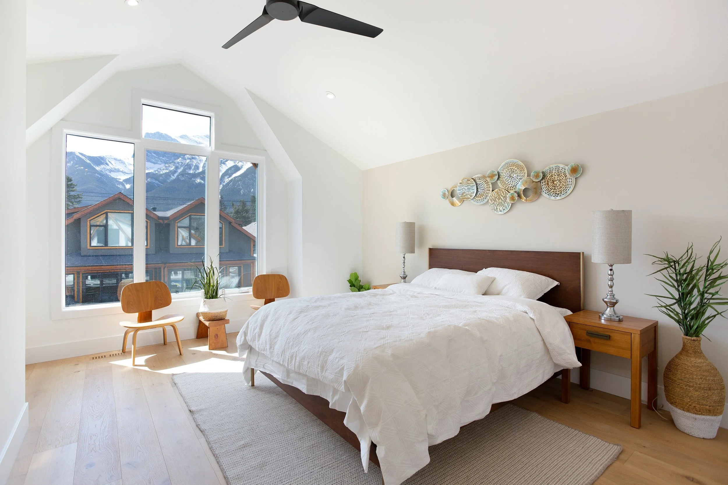 #2 833 6 St, Canmore-24.jpg