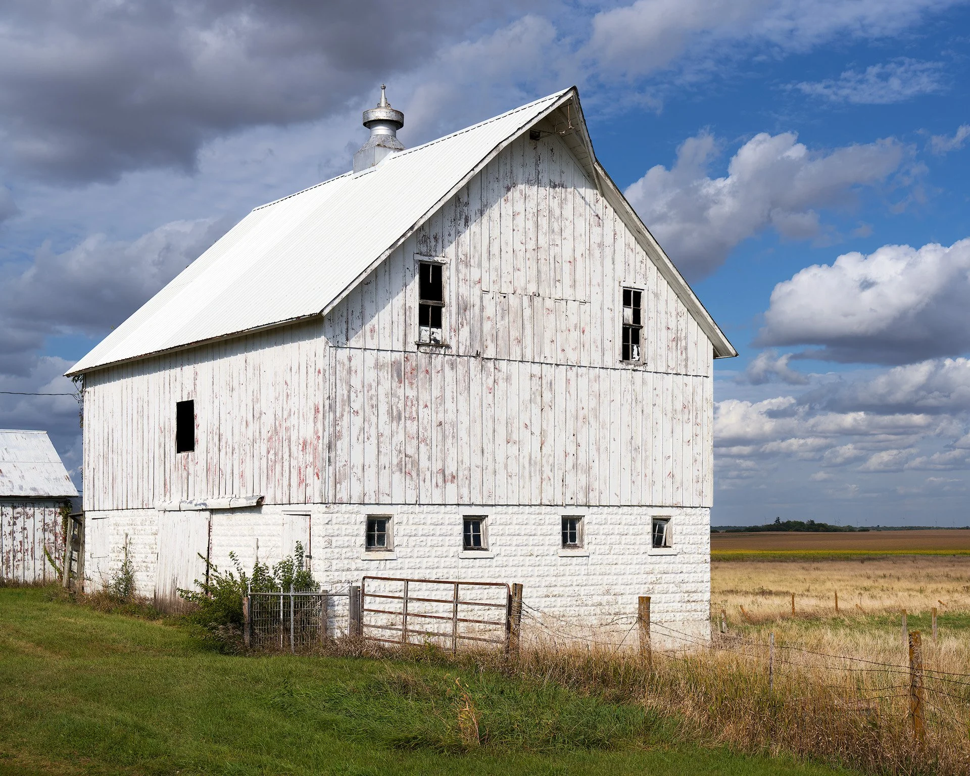 TA24047_240918_0034_White Barn.jpg