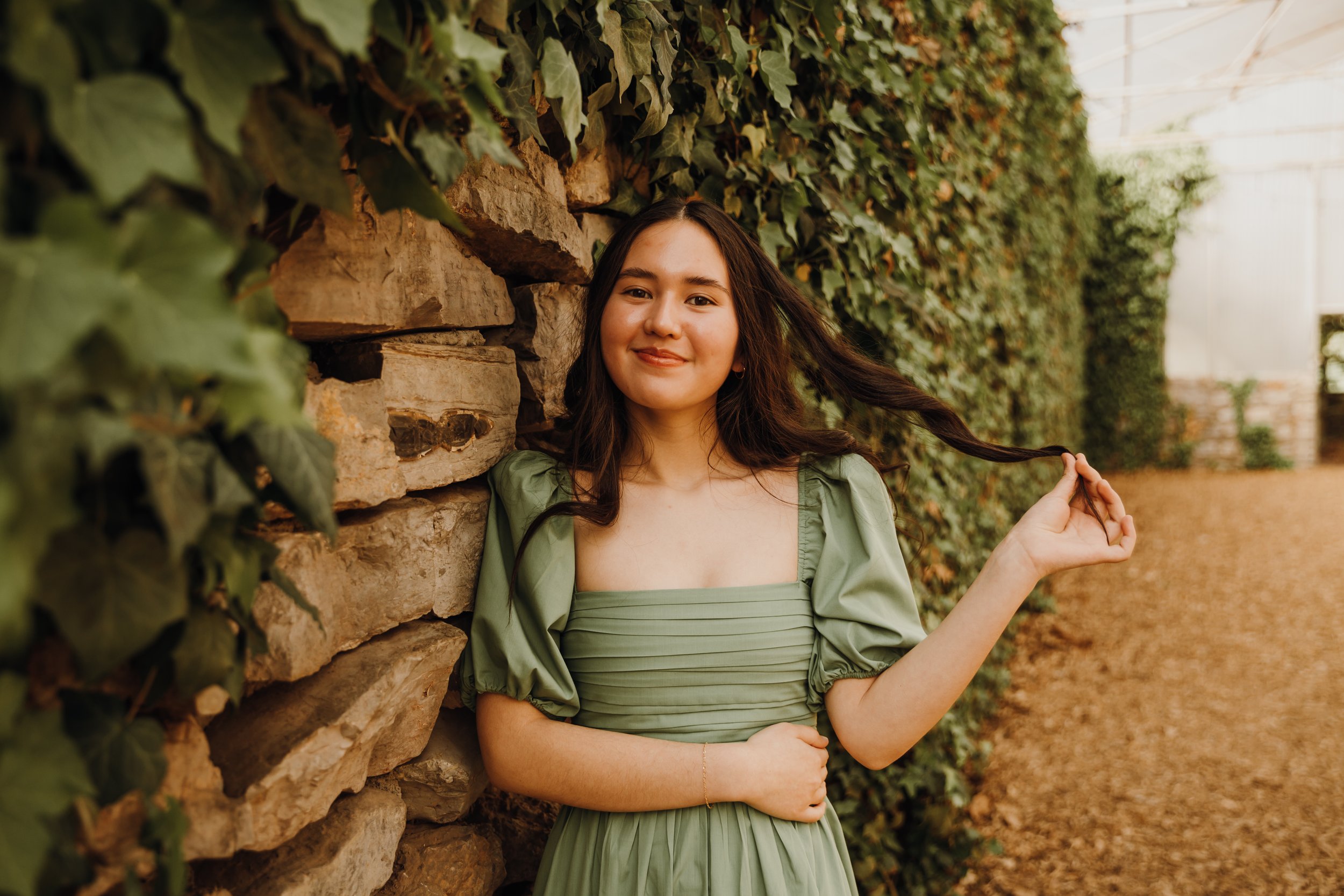 LeslieClairePhoto-NatalieLSpring2024-47.jpg