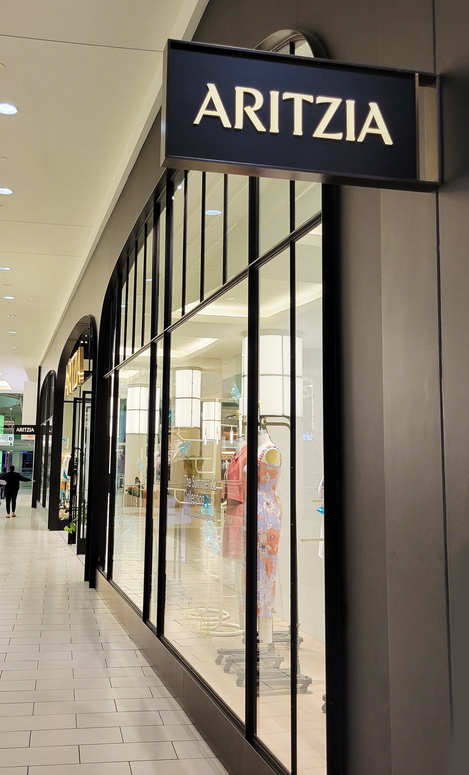 Aritzia Metrotown | Illuminated Acrylic Letters, Aluminum Panels
