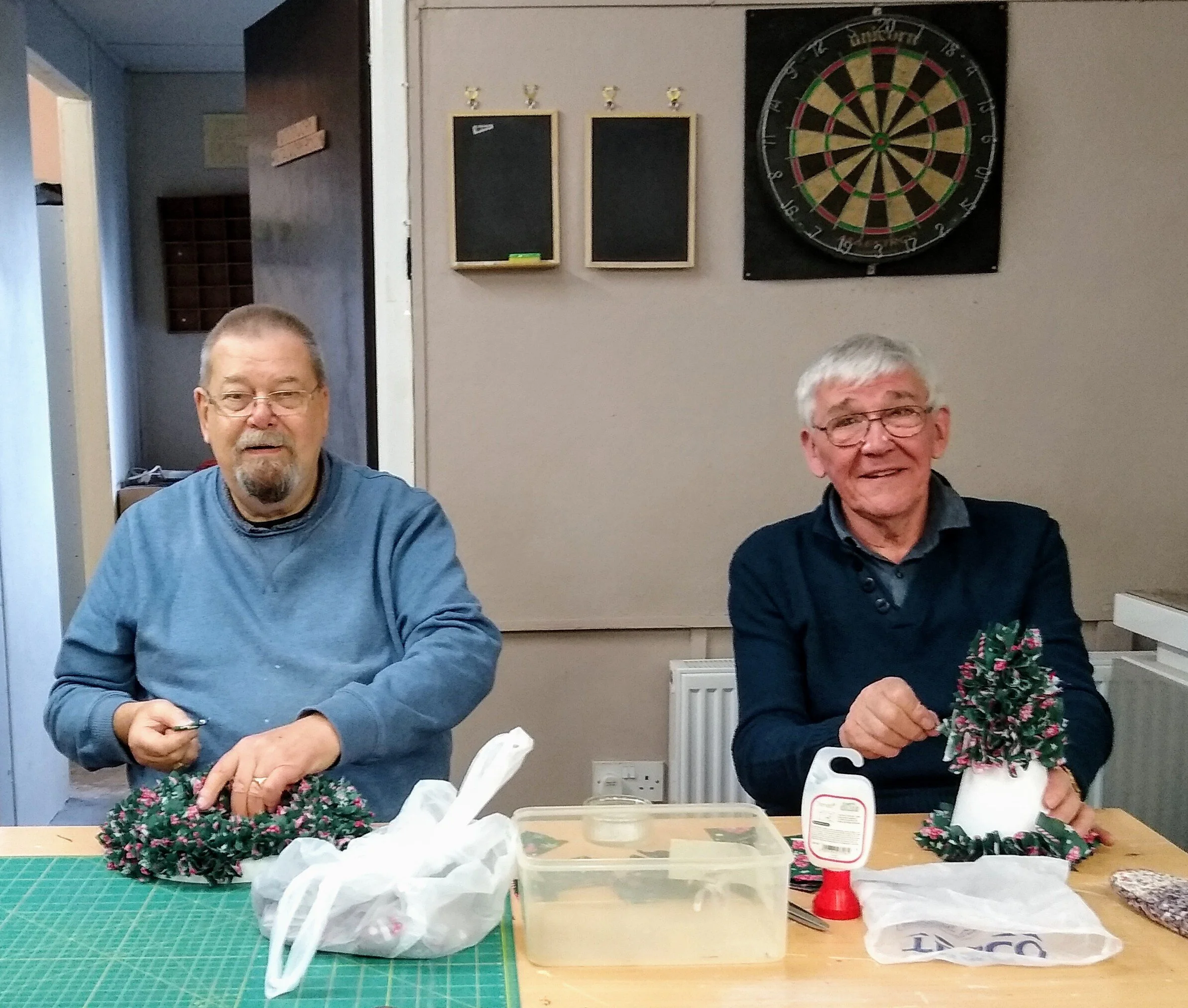 Making xmas decorations.jpg