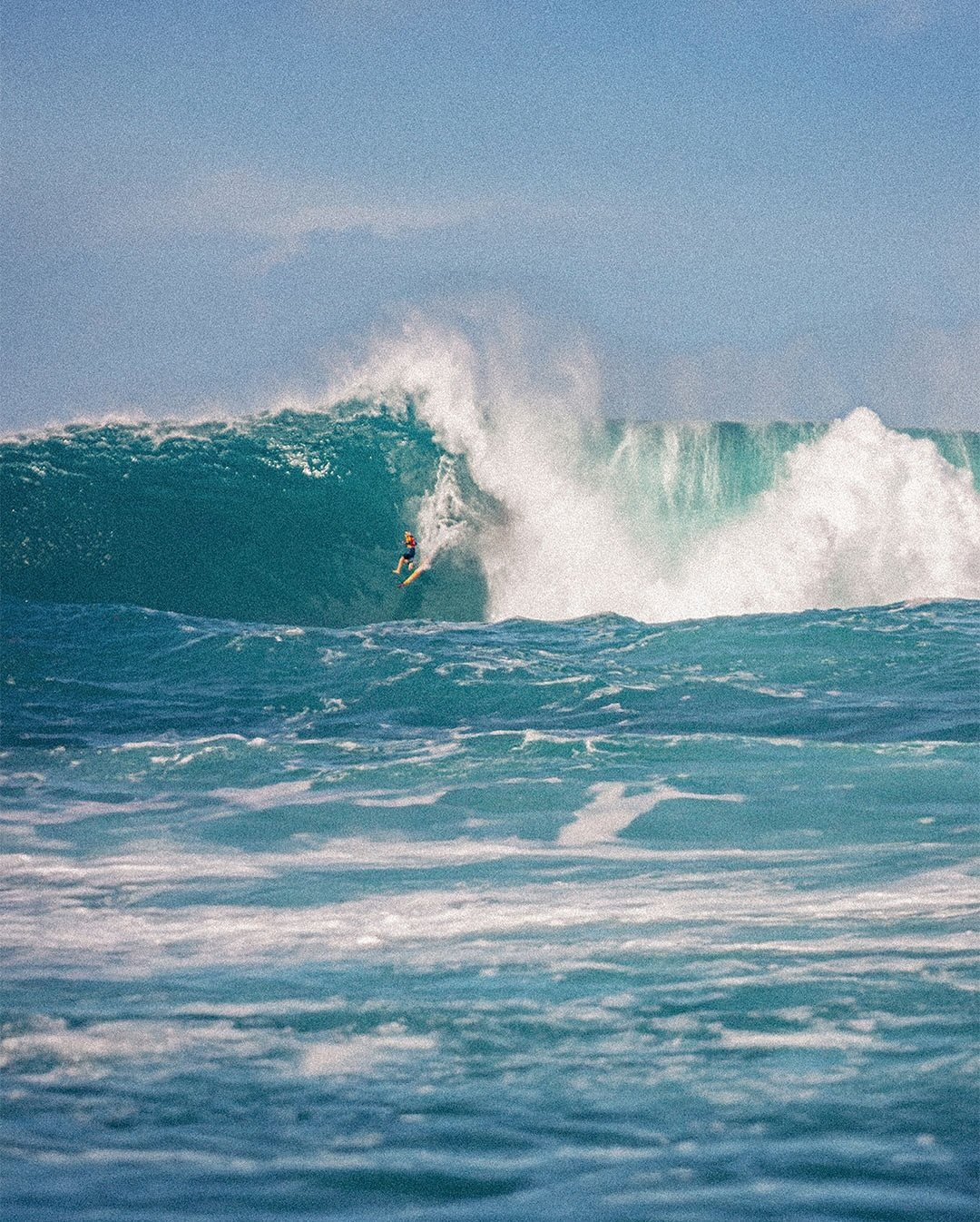 A few moments from last weekend&hellip; 🌊

@theeddieaikau 
December 22, 2024

#hawaiiphotographer #oahuphotographer #eddieaikau #ripcurl