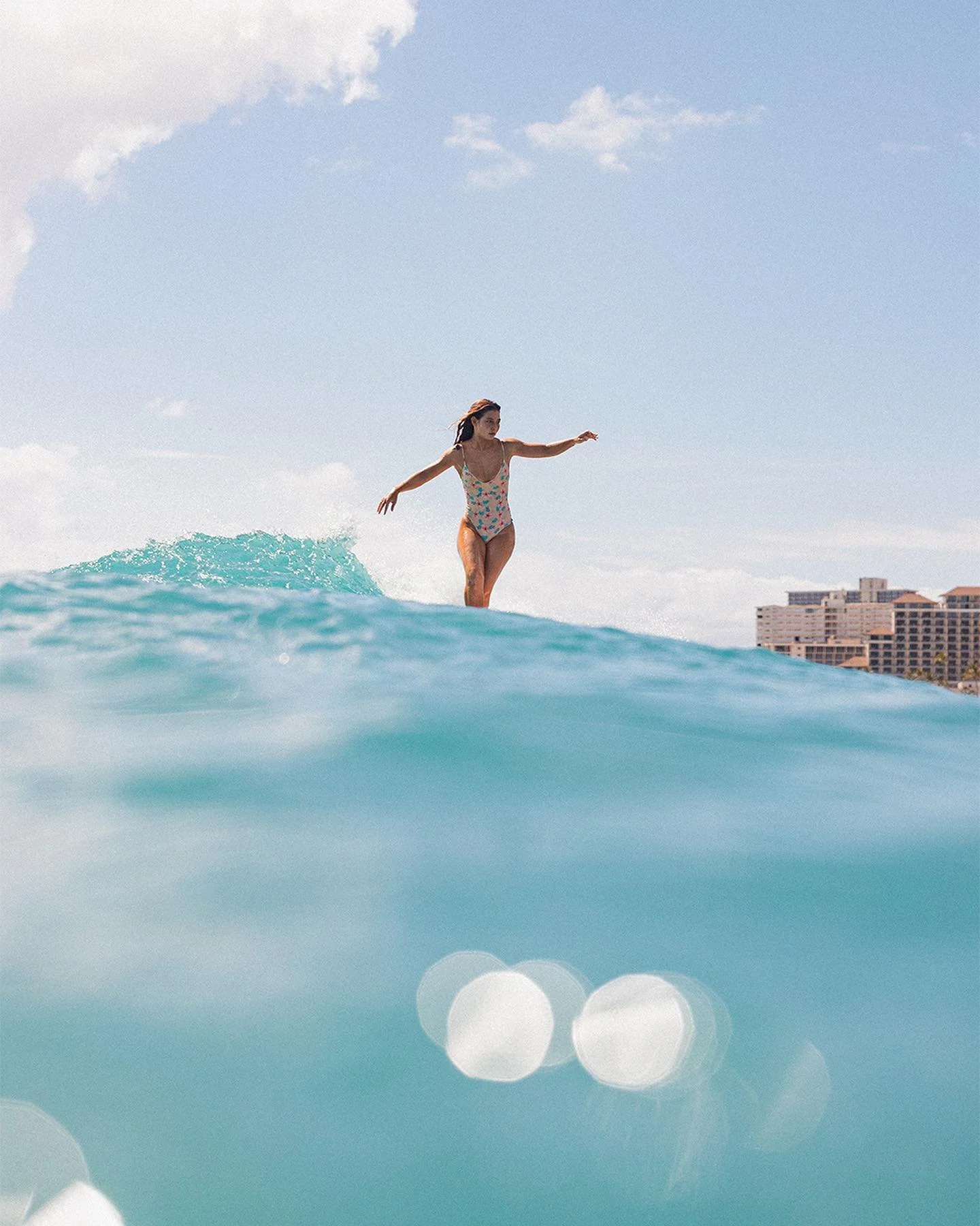 👸🏽@👸🏽👸🏽👸🏽(queen at queens 😂)
so excited to finally get back in the water this week! summer is upon us! ☀️
#aquatech_imagingsolutions #pacificlongboardermagazine #surfers #nakedhawaii #surfersjournal