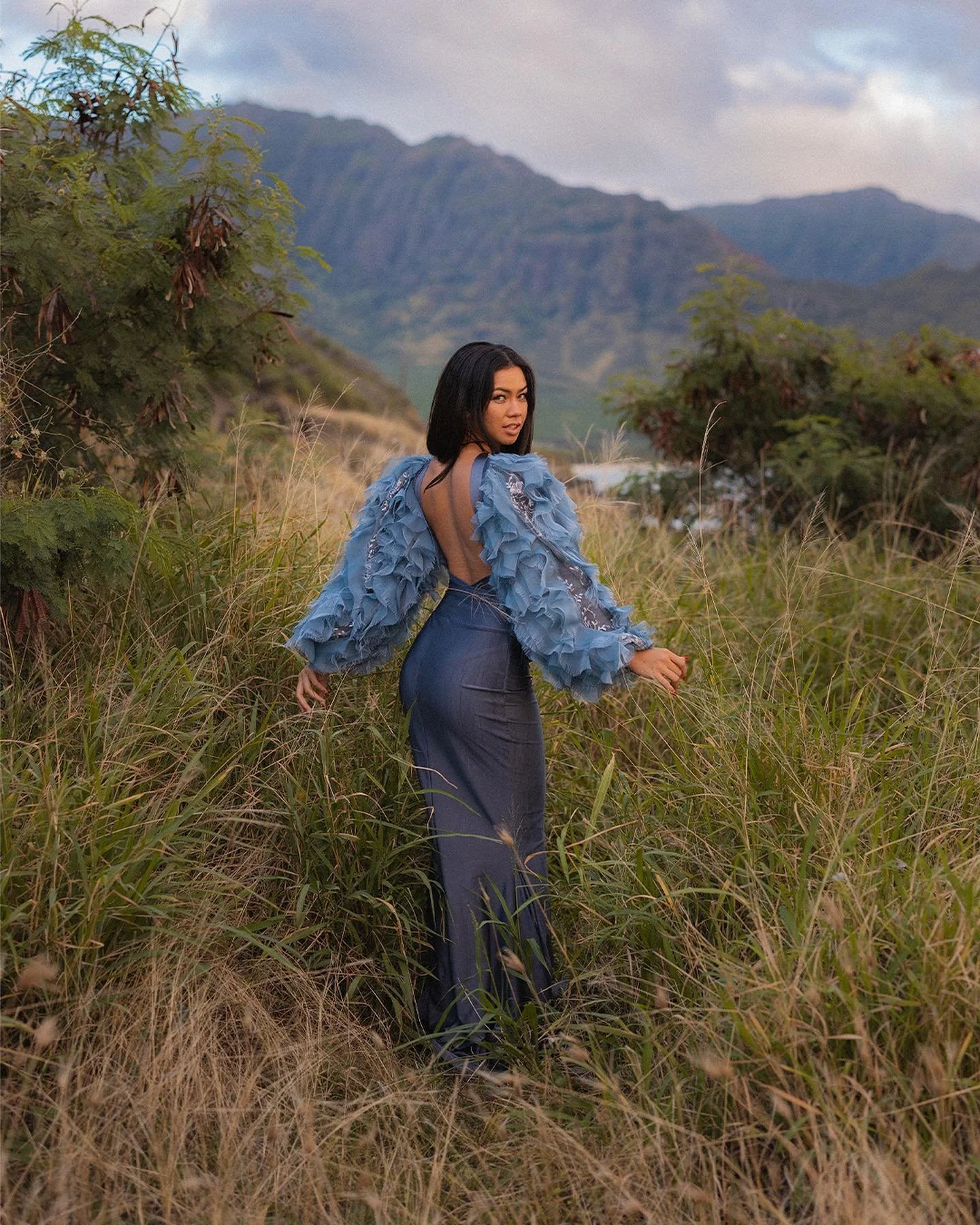 From the Grammys&rsquo; red carpet to the shores of Keawa&lsquo;ula (the red harbor)&hellip;
@kama.dung x @designerkini 

#hawaiiphotographer #oahuportraitphotographer #hawaiiancreatives