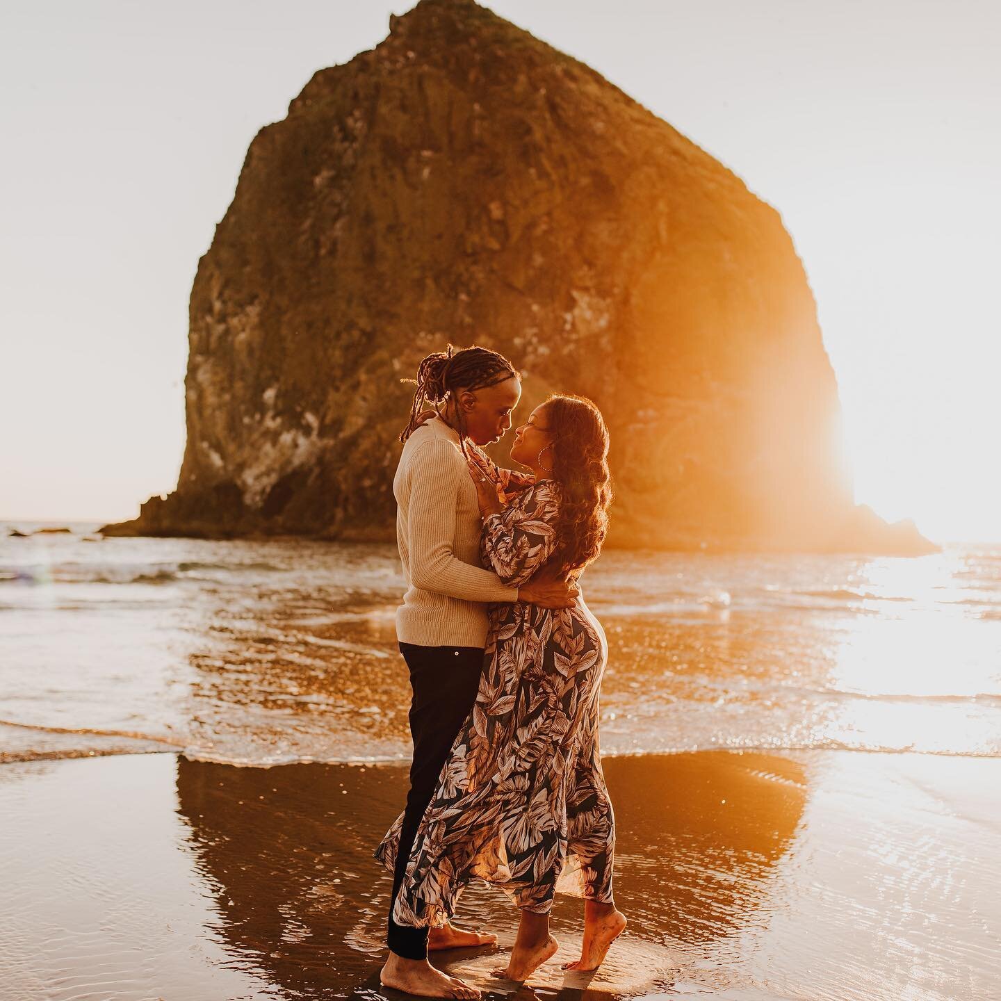 Golden Hour + Sunset at Cannon Beach on a magical night celebrating their Engagement! 🥰❤️