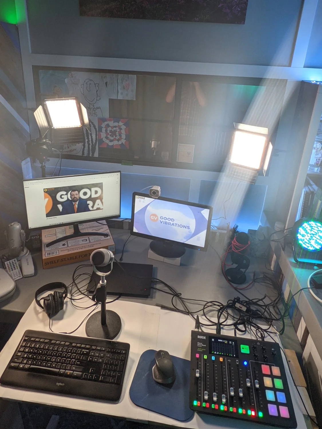 Geoff Rhodes - studio - Overview - set-up.jpg