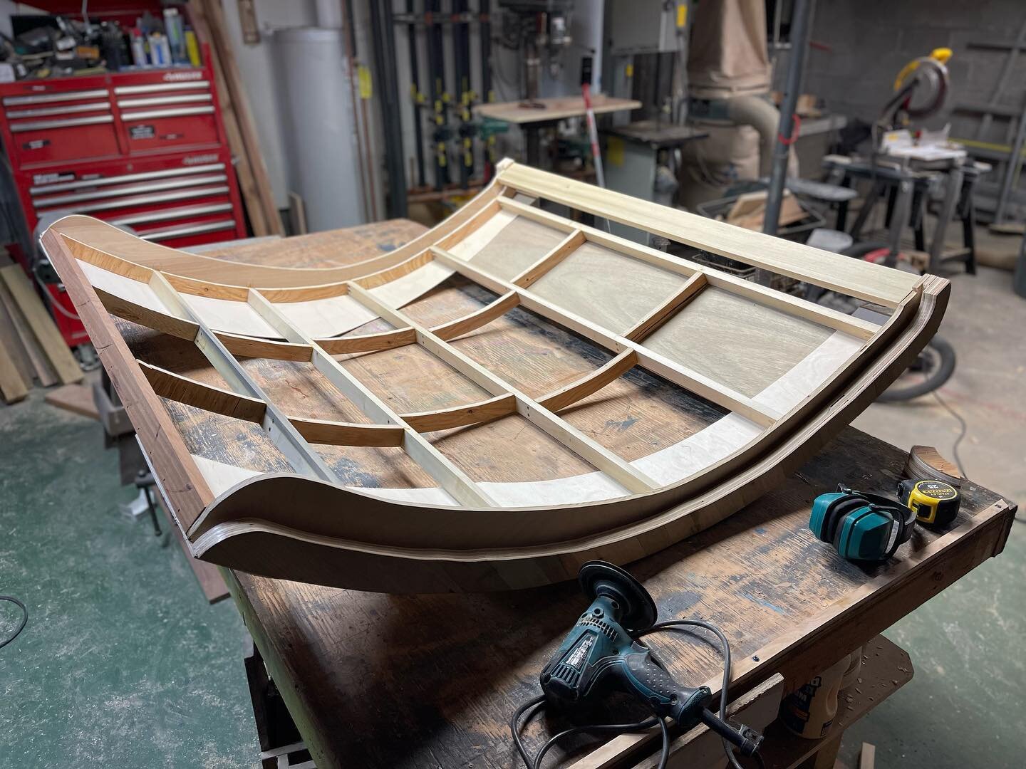 Slow and steady hatch progress. 

Got the framing done and the interior skin on. Skin is 1/8&rdquo; baltic birch attached with PL premium and brad nails. 

&hellip;

#teardropthalassa #teardrop #teardroptrailer #teardropcamper #teardroptrailers #tear