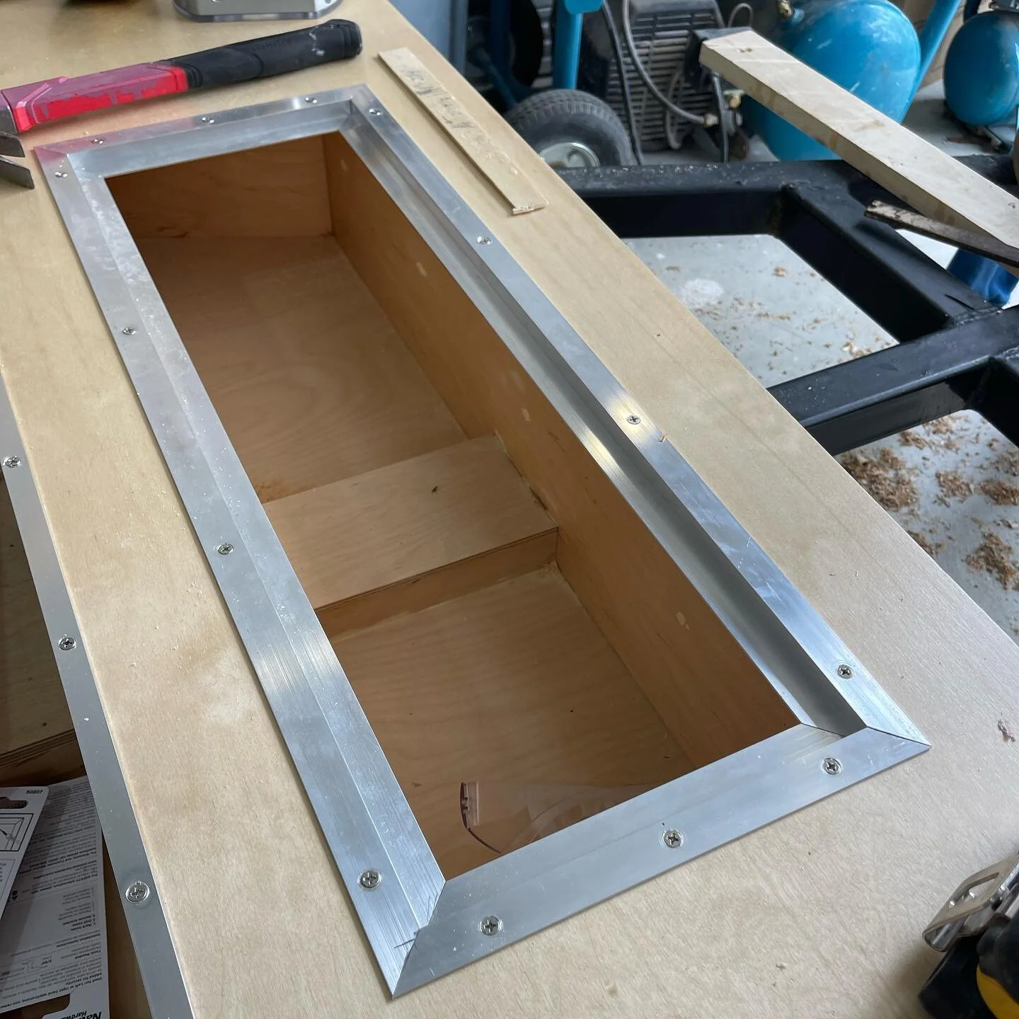 Metal trim on the interior storage bits is looking nice! The finishing work is always my favorite part. 

&hellip;

#teardropthalassa #teardrop #teardroptrailer #teardropcamper #teardroptrailers #teardropcampers #teardropfans #teardroplife #teardropc