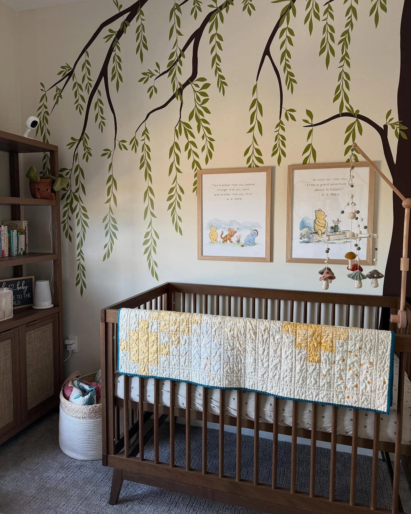 Love seeing a baby quilt in action 🥹

#babyquilt #modernquilting #celticcrossingquilt