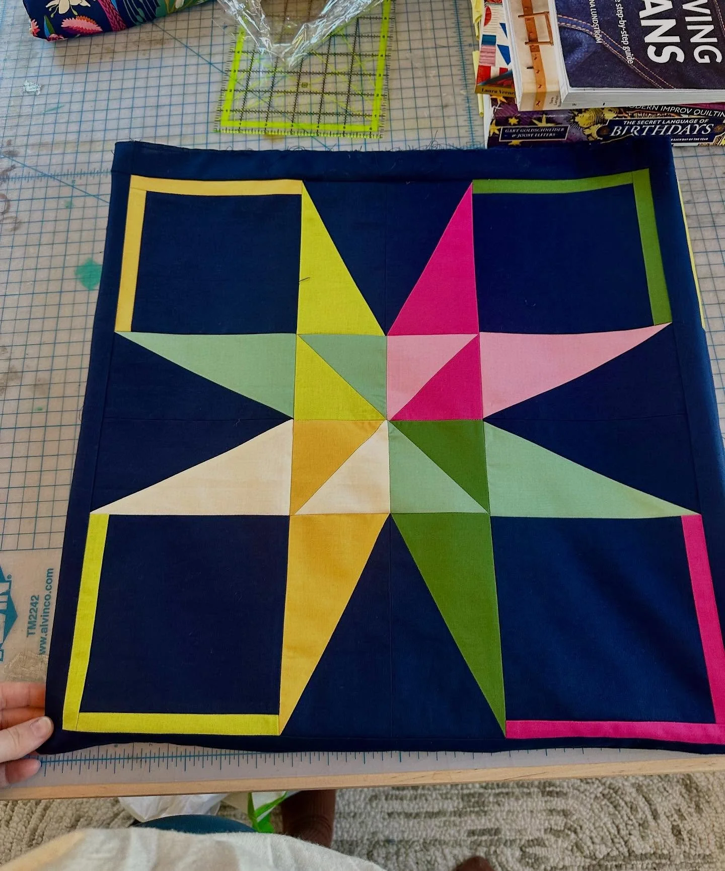 Never got around to posting this #bonfiresparks quilt by @thequiltyarchitect I made last winter for my teenage niece. So glad I snagged this pattern a few years ago. It was really hard to land on something I thought a teenage girl would think is &quo