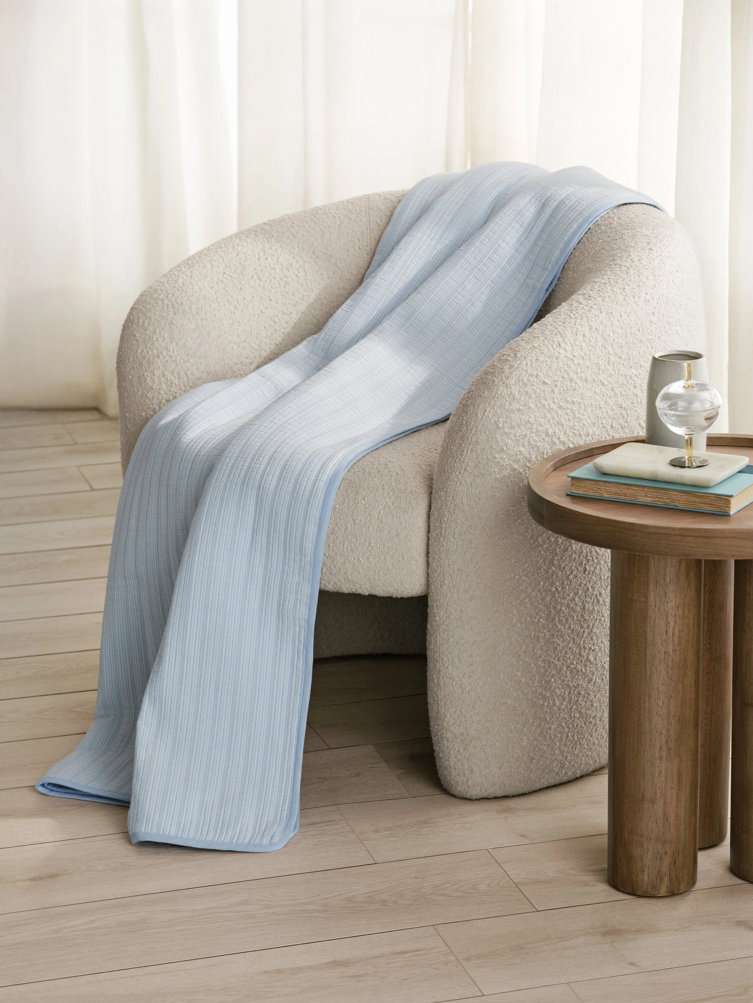 SHOT10_TOMMY_INITMATE_QUILT_0274_b_sRGB_150dpi_Final.jpg