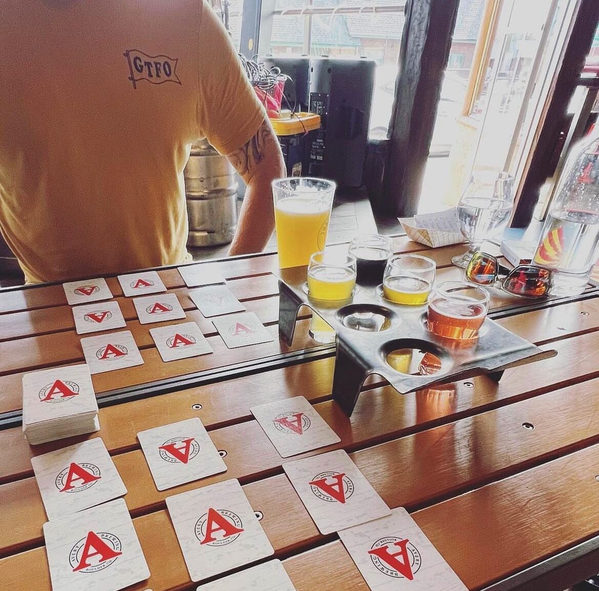A flight and a deck of cards is the perfect way to spend an afternoon. Thanks @ourvanlifetails for stopping by!