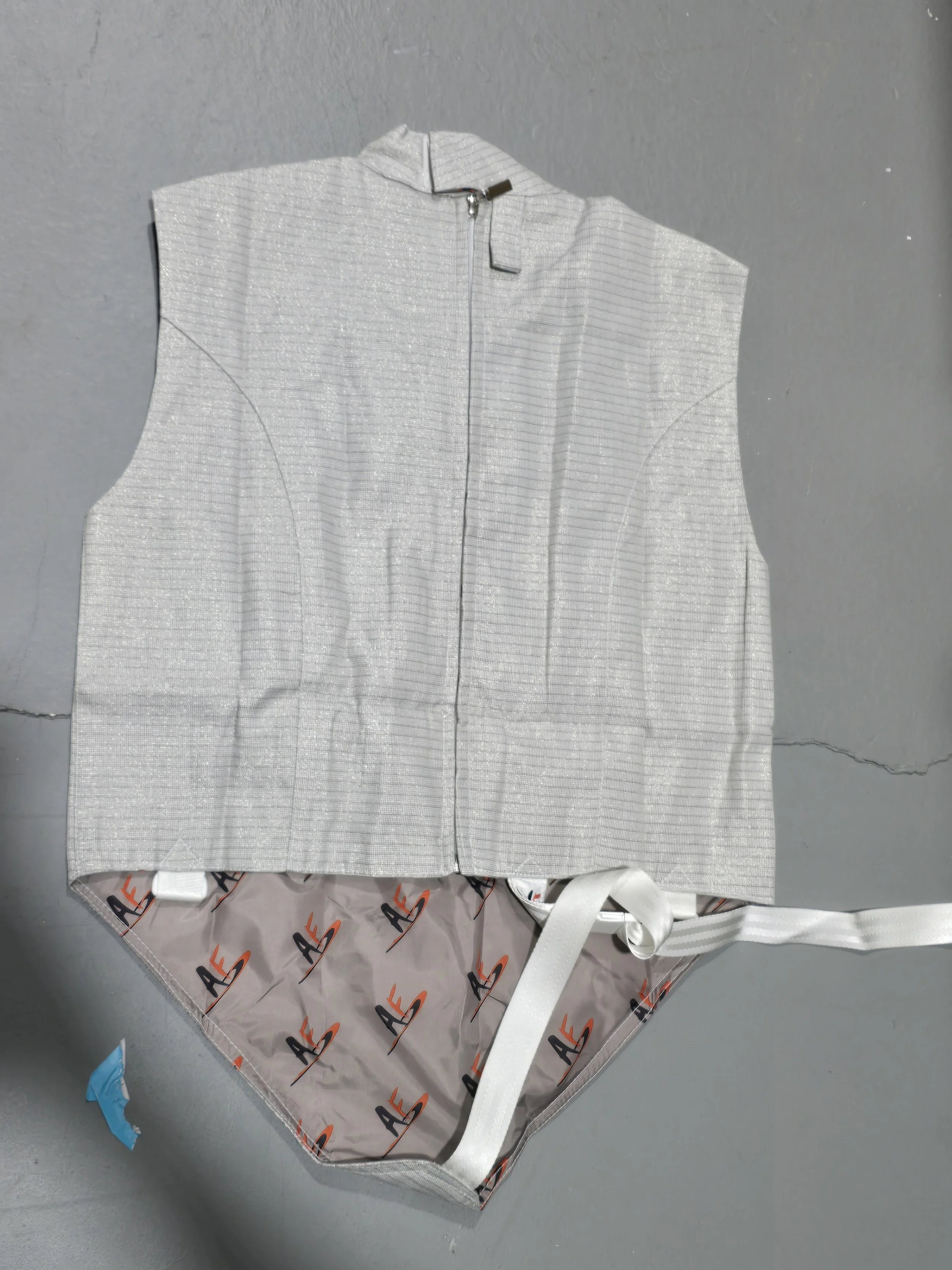 OOPS! Absolute Basic Foil Lame, Back Zip