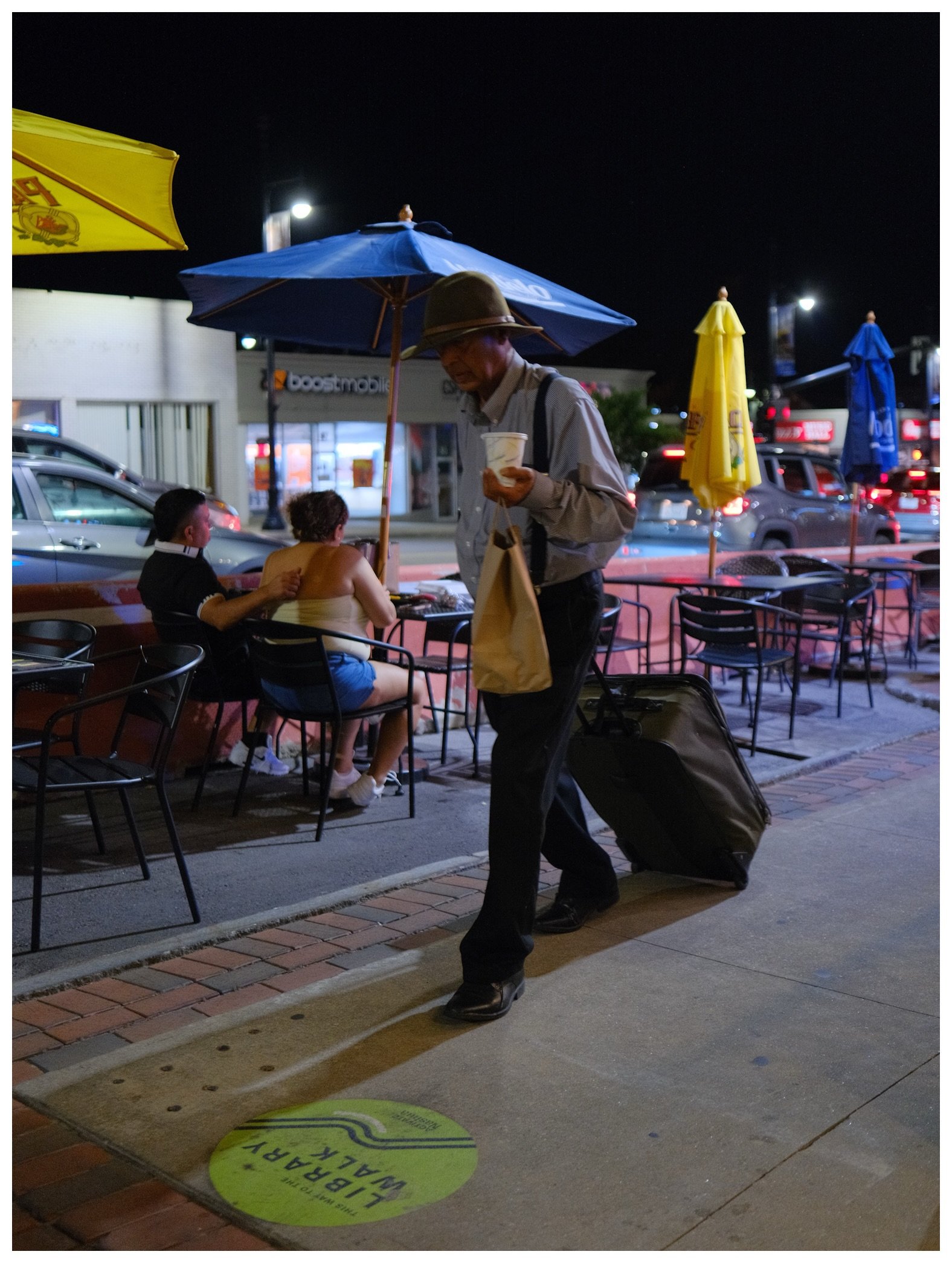 Some night moves in the old home town. 

📷 Fujifilm XT-5
.
.
.
.
#fujifilm #photography #owh_darkness #nashuanh #streetphotography