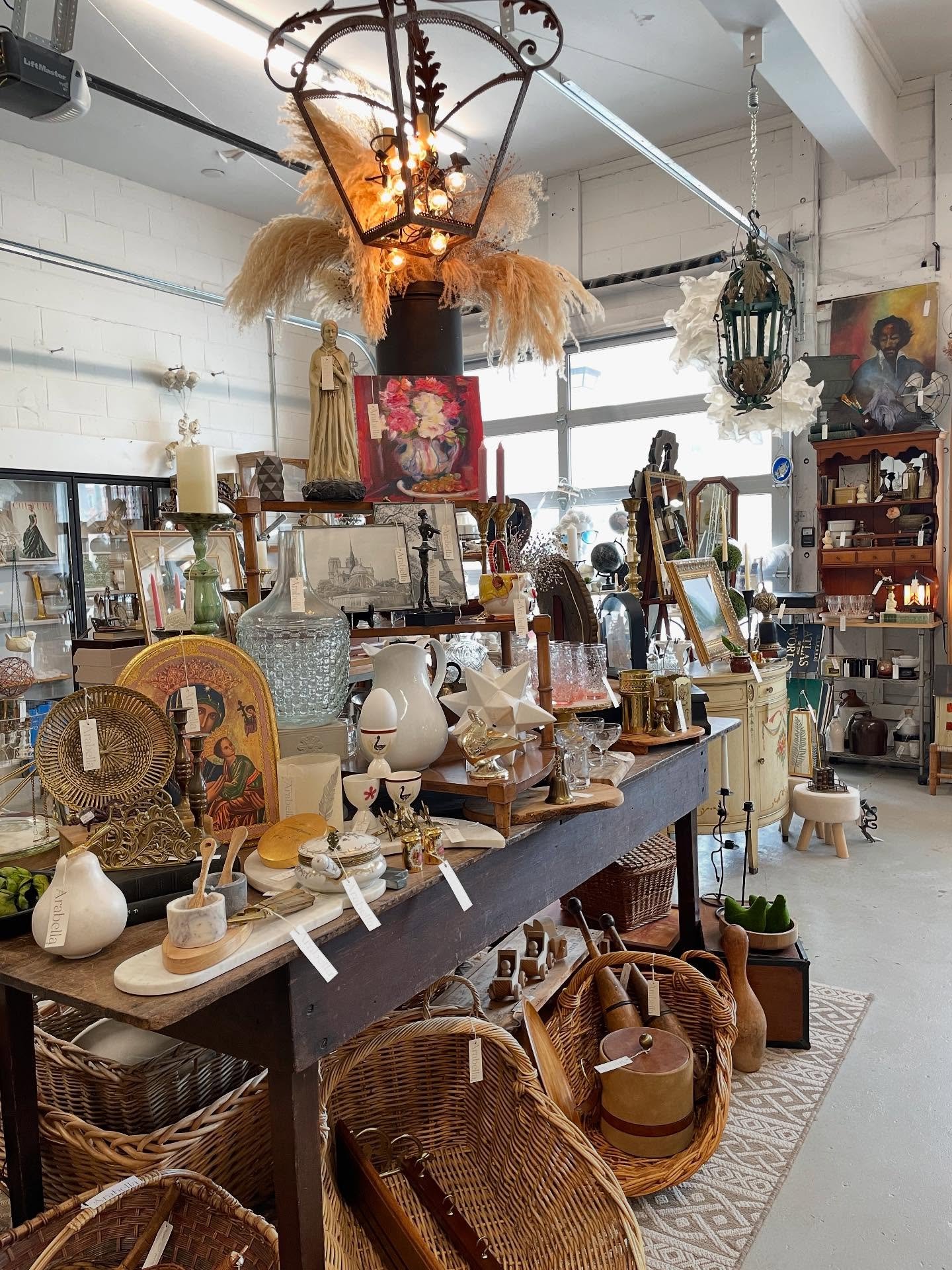 We&rsquo;re open today 11-5pm

FYI, due to road construction on E Washington street, we suggest using GPS for alternate routes to Arabella Home. See you soon!

#arabellahomeindy #neareastsideindy #table #ceramics #star #basket #sculpture #lamp #bluea