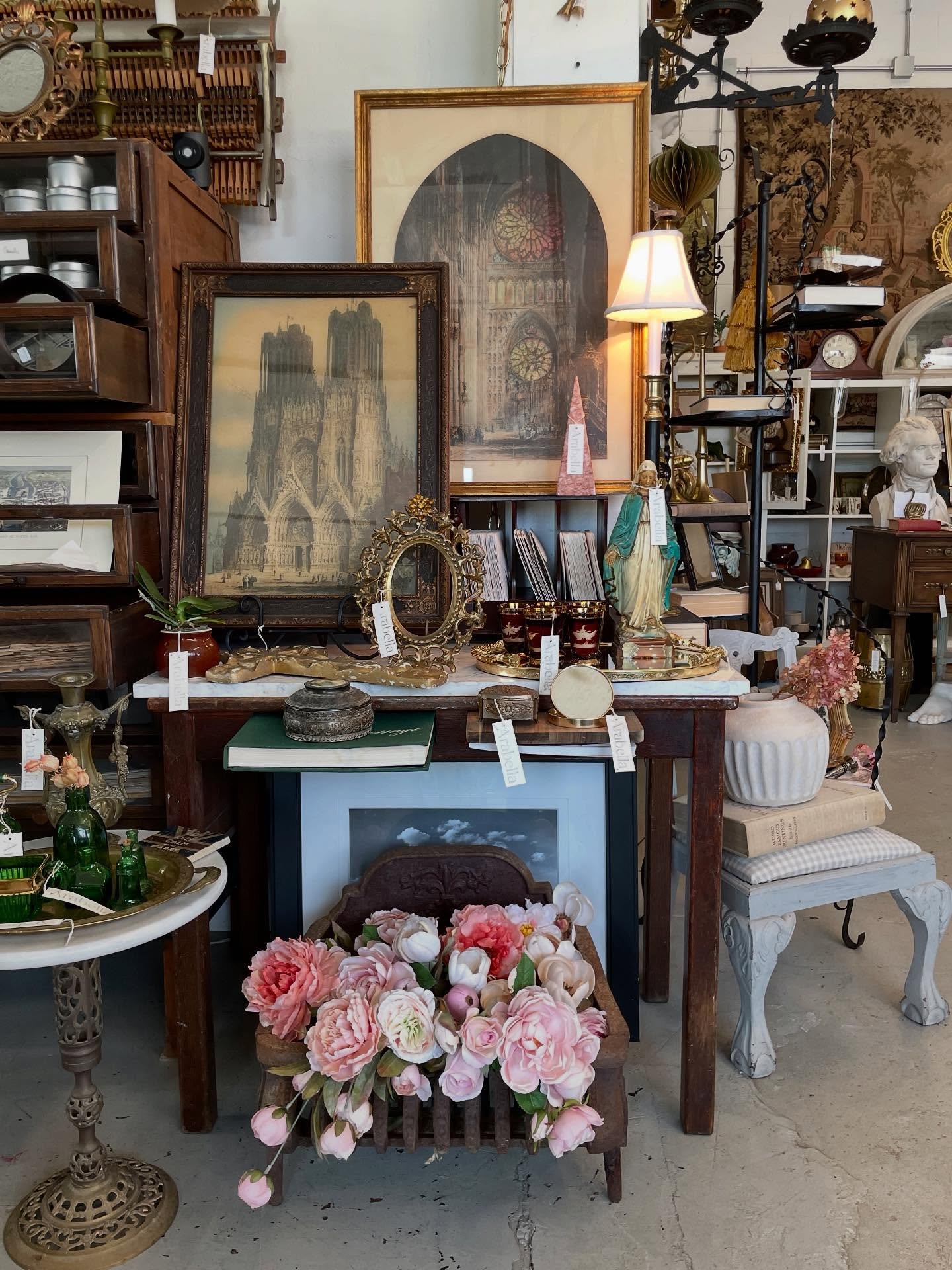 We&rsquo;re open tomorrow 10-5pm

#arabellahomeindy #neareastsideindy #art #frame #lamp #brass #mirror #books #cathedral #vase #bottle #chair #table #style #bookends #duck #vintage #vintagestyle #vintageshop #vintagefinds #thrift #thrifted #homedecor