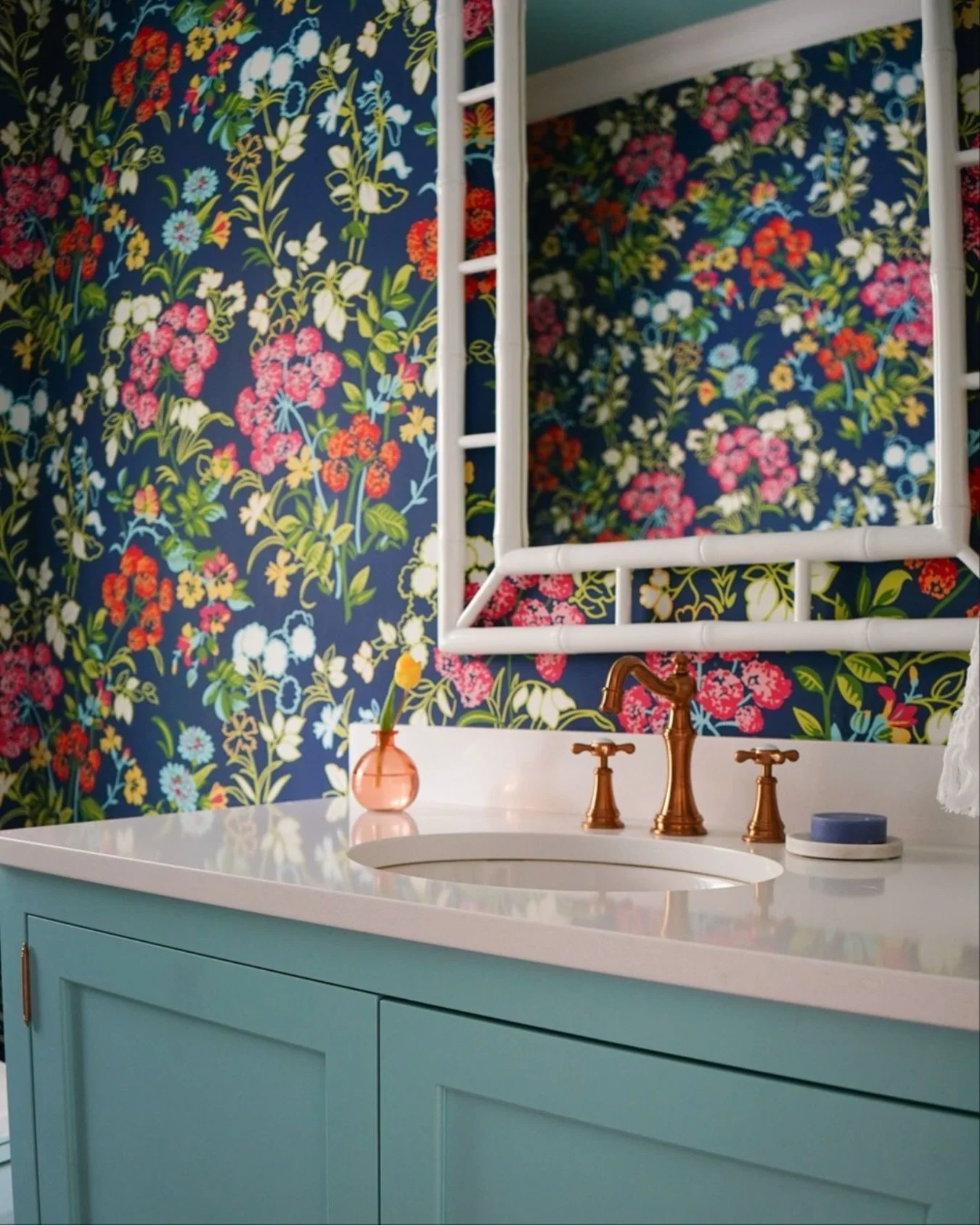 Spaces that feel like summer &gt; 

#BBDHighland
Design: @bburnsdesigns
Builder: @refined_custom_homes

#interiorstyling #midwesthome #mydomaine #smpliving #sodomino #howwedwell #minnesotainterdesign #bburnsdesigns #interiordesigner #loveyourhome #ho