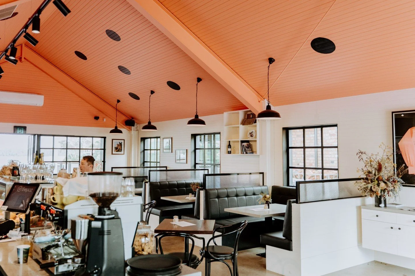 Start your day at Black Caviar Caf&eacute;. Your local spot for your morning coffee, a classic bacon and egg roll, or a lakeside classic breakfast lapping up the morning sun. 

Open from 7am - daily.