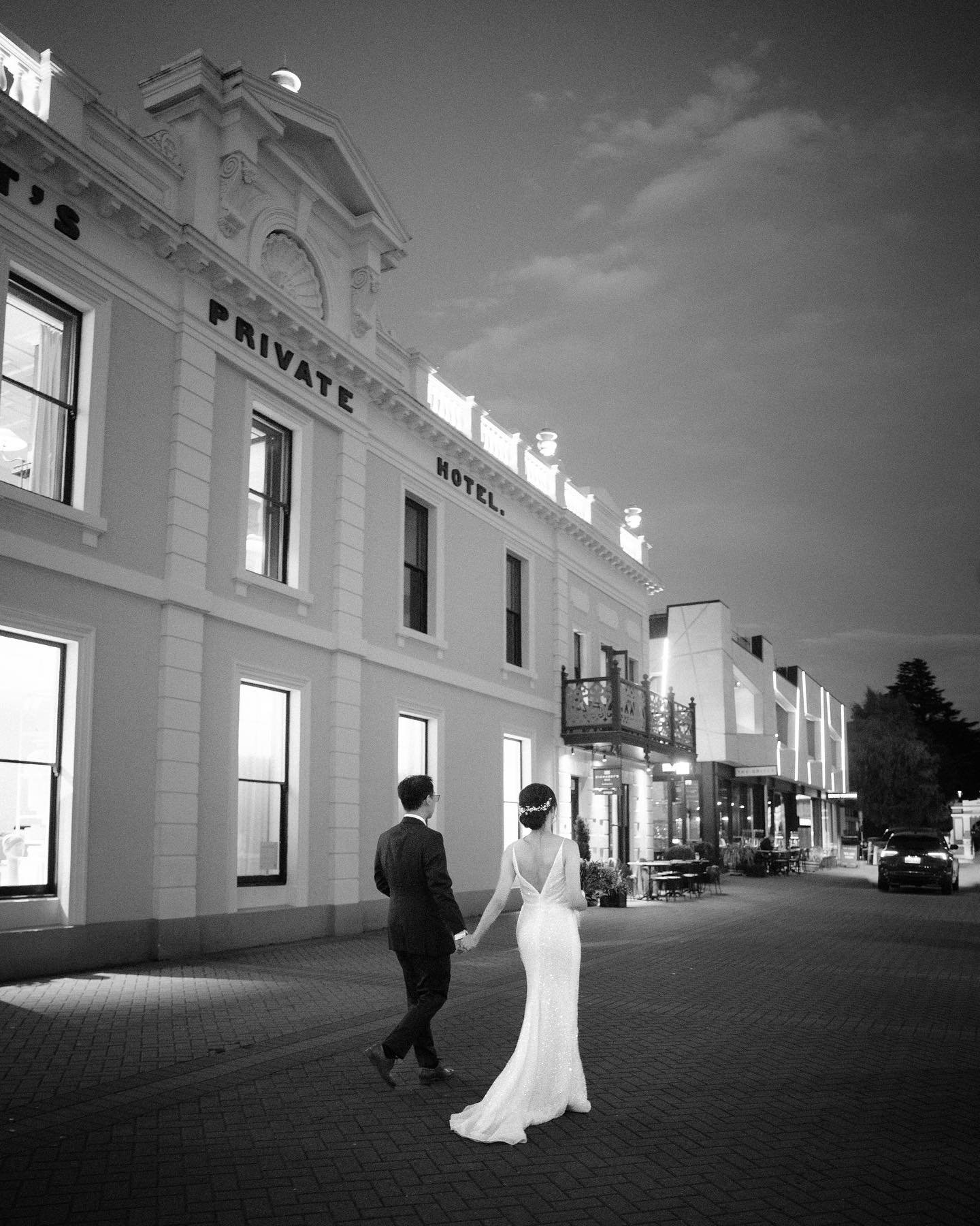 Some beautiful night photos outside the historic @eichardts hotel in Queenstown. 
.
.
.
#queenstownweddingphotographer #queenstownweddings #queenstownelopementphotographer #eichardts #togetherjournal #queenstownelopement #nzweddingphotographer #queen