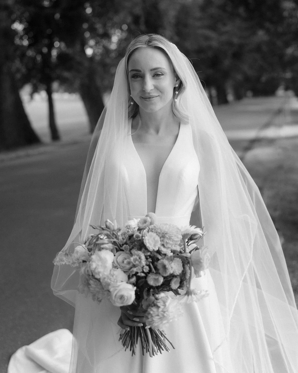 bridal portrait at millbrook resort black and white
