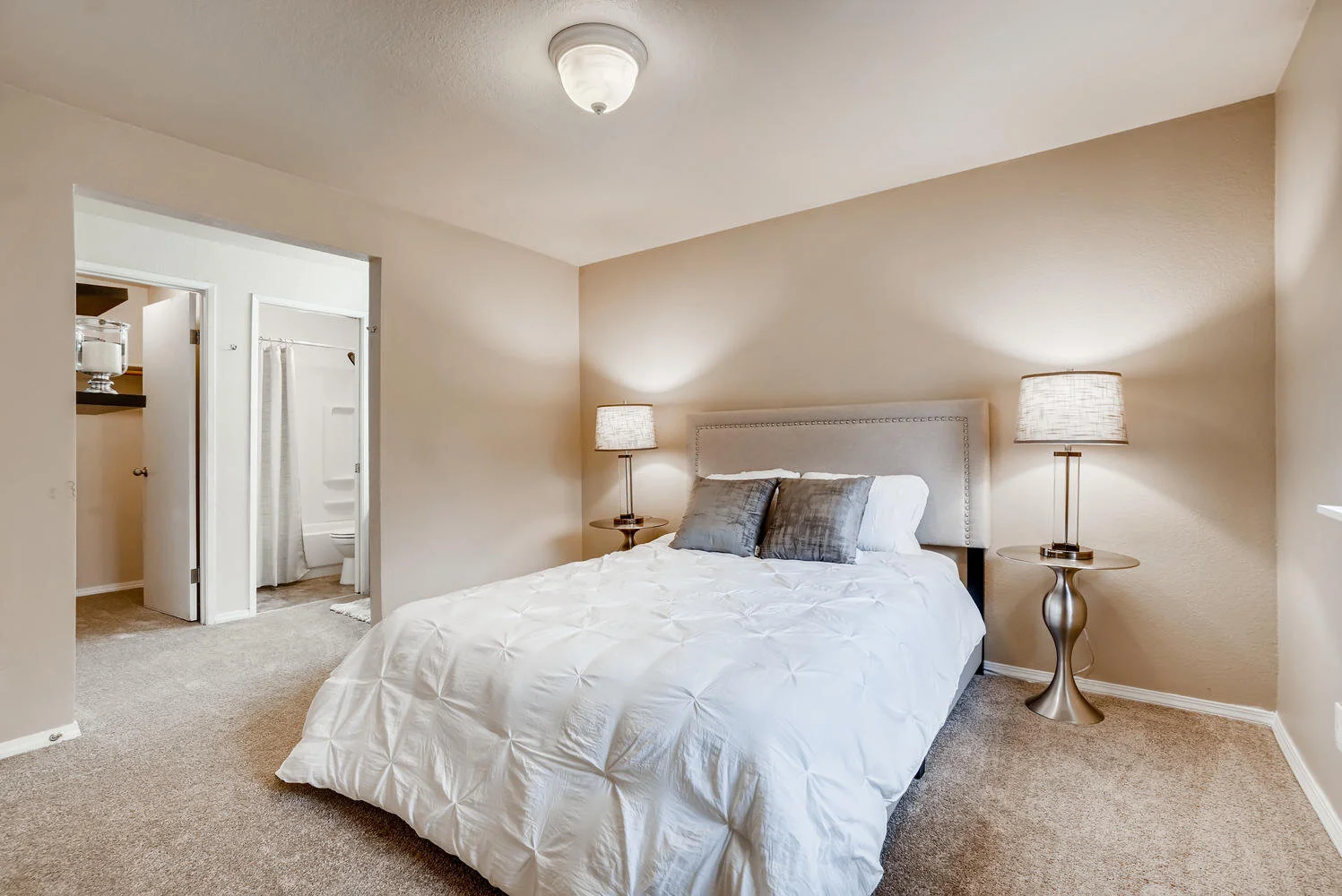 Lake Forest Park Condo — M O N A R C H I N T E R I O R S