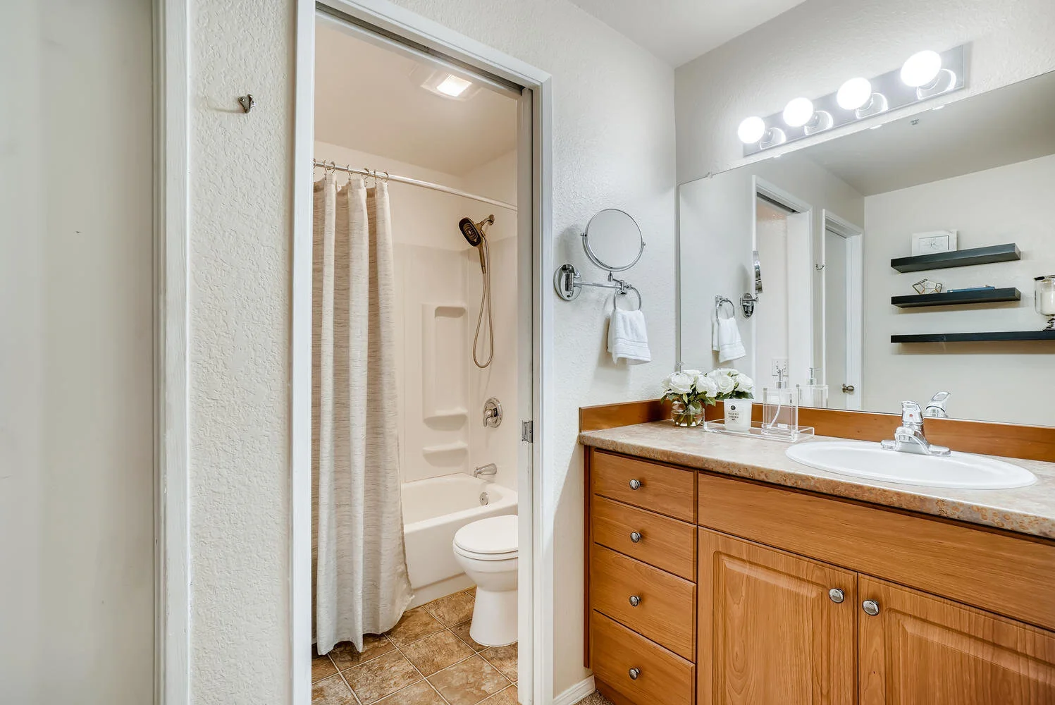 Lake Forest Park Condo — M O N A R C H I N T E R I O R S