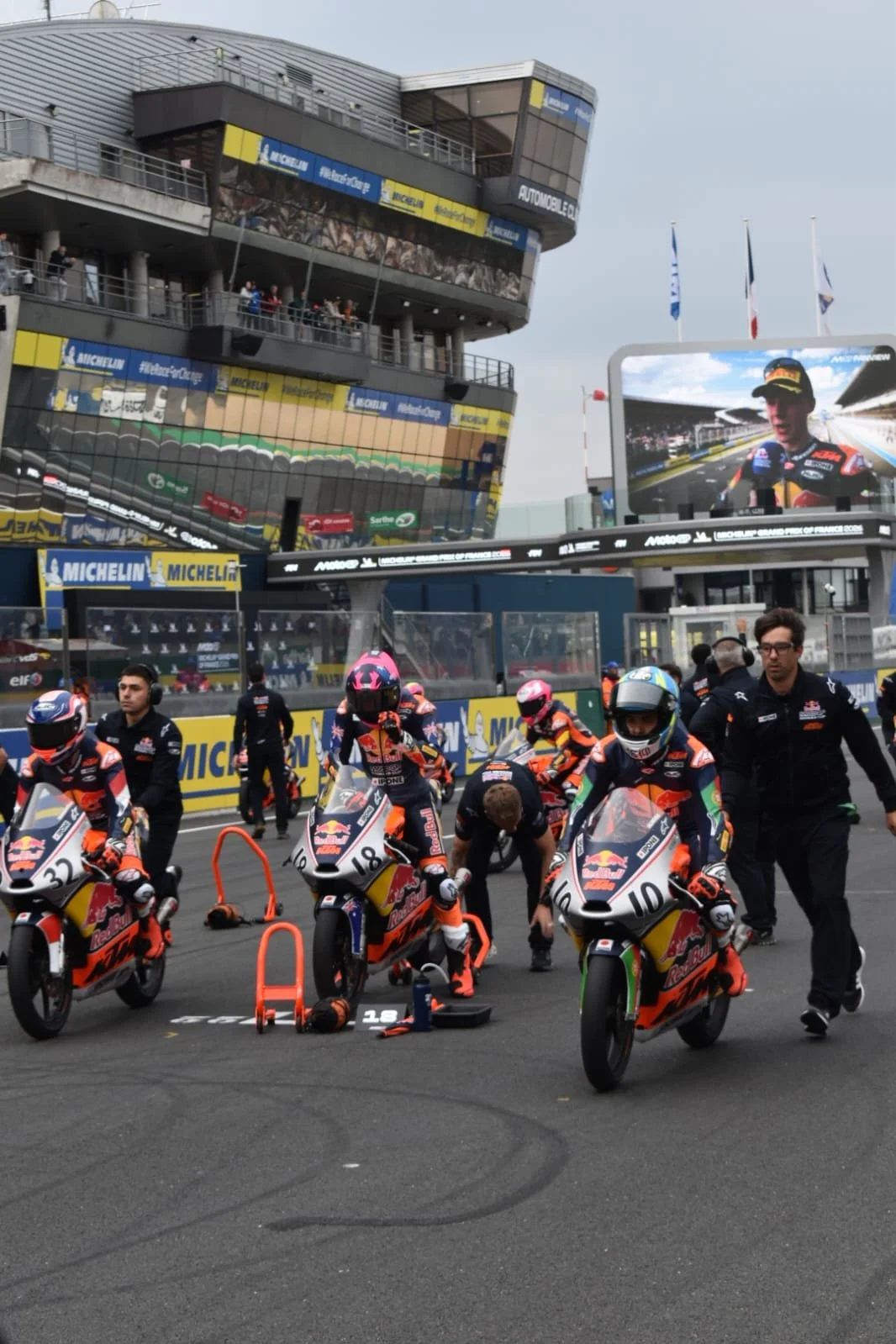 Archie Schmidt on the Le Mans grid for the 2026 Redbull Rookies. Collecting images and doing some concept sketches for an upcoming work. Thanks very much to Dorna and Redbull Rookies for media passes and access.
