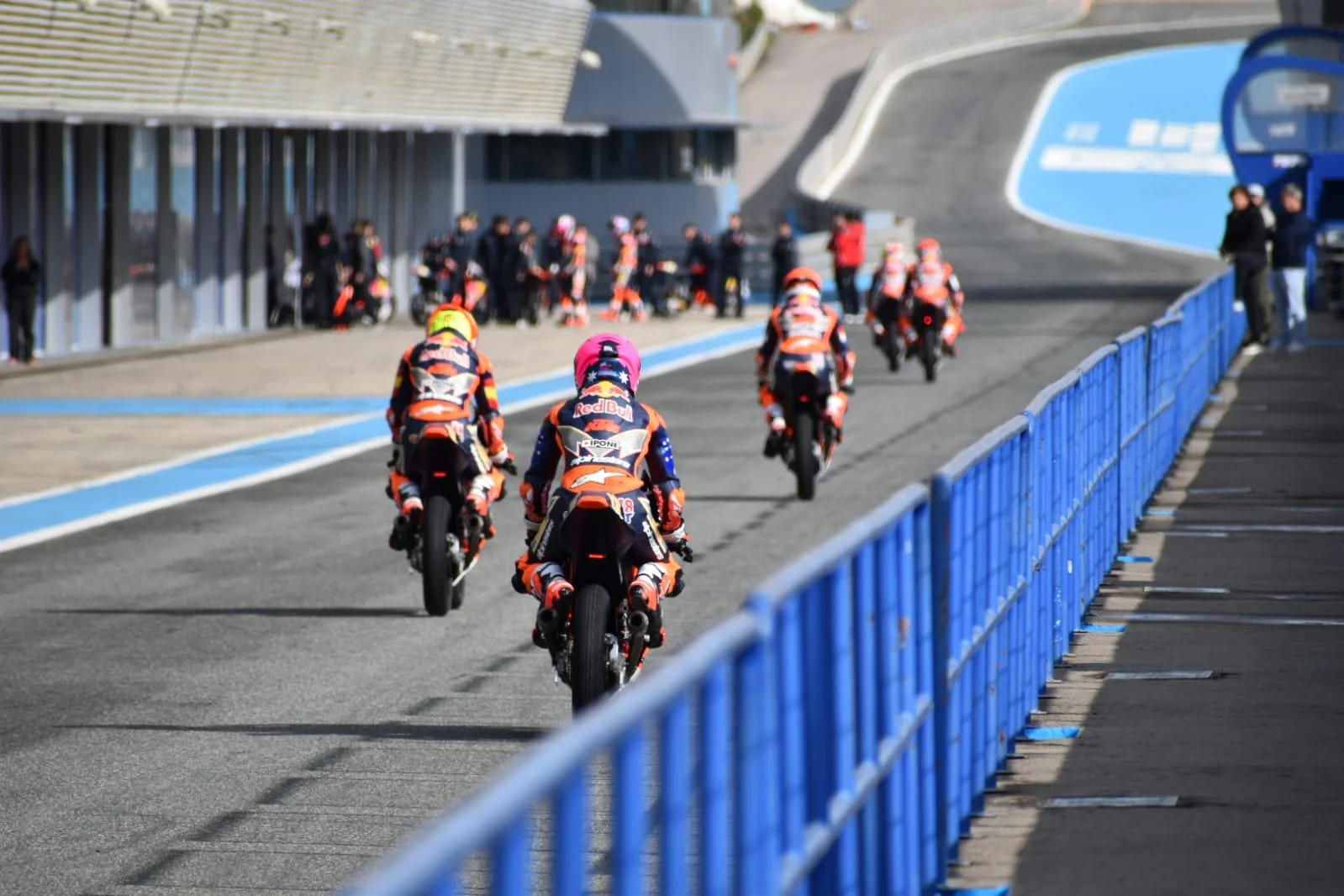 Preseason testing with the Redbull Rookies at Jerez, Spain. Collecting images and doing some concept sketches for an upcoming work.