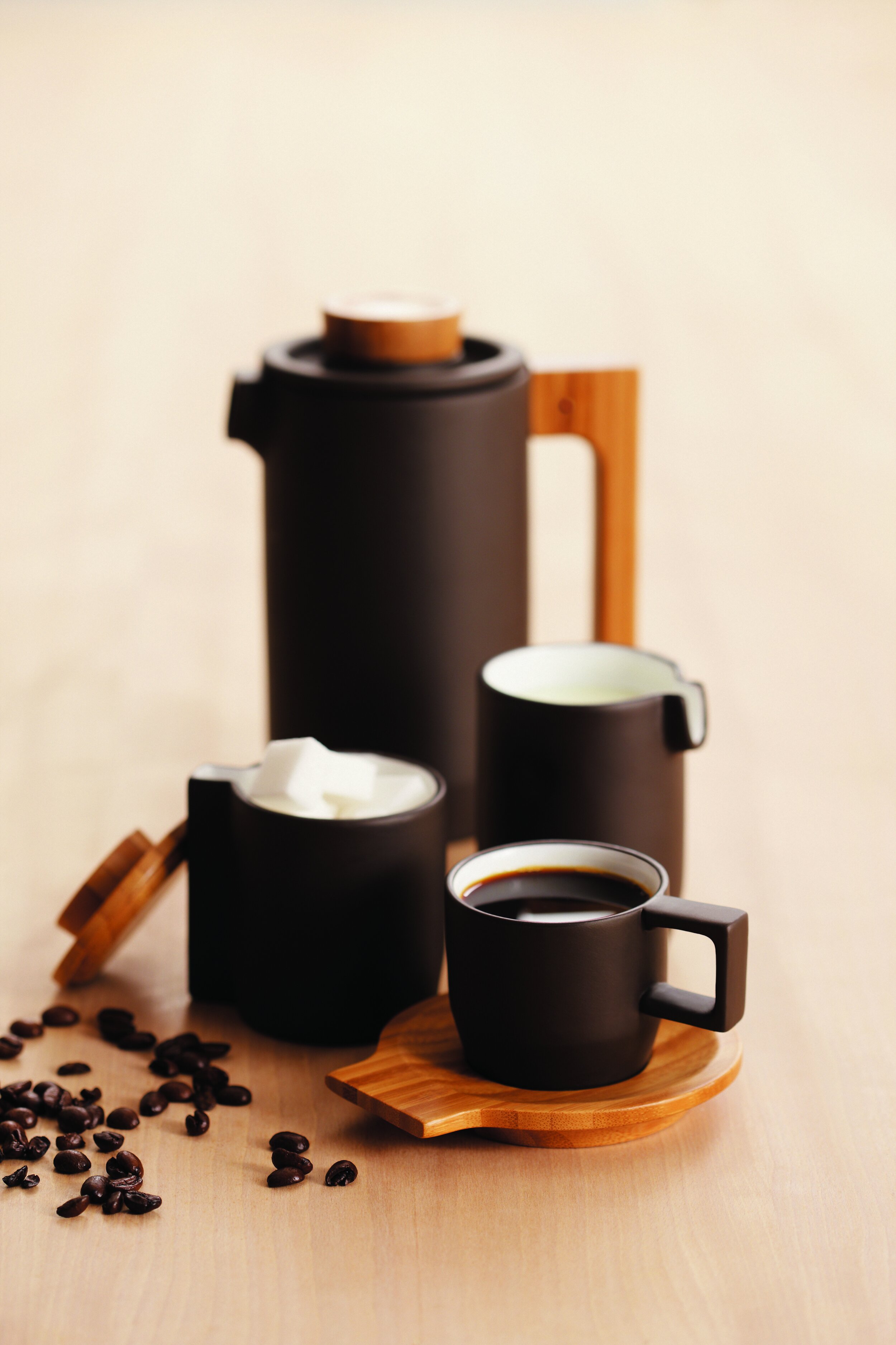 JIA_PurpleClayCoffeeSet_Mood01.jpg