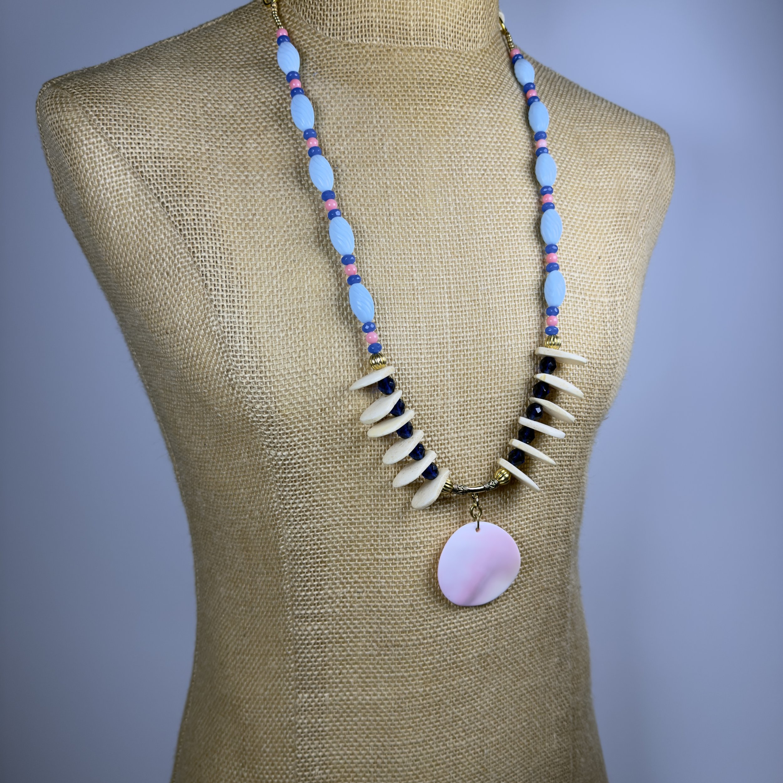 NEW BONE CARVED ELK TEETH NECKLCE NECKLACE W/ PINK CONCH SHELL PENDANT