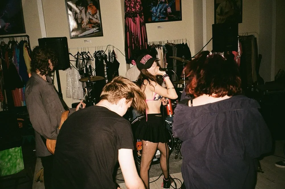 Film by @discoballbre from our v first show at Delusional Bird!! 🩷 We have more shows in the works bbZ ⭐️ xoxo 🪽🪽