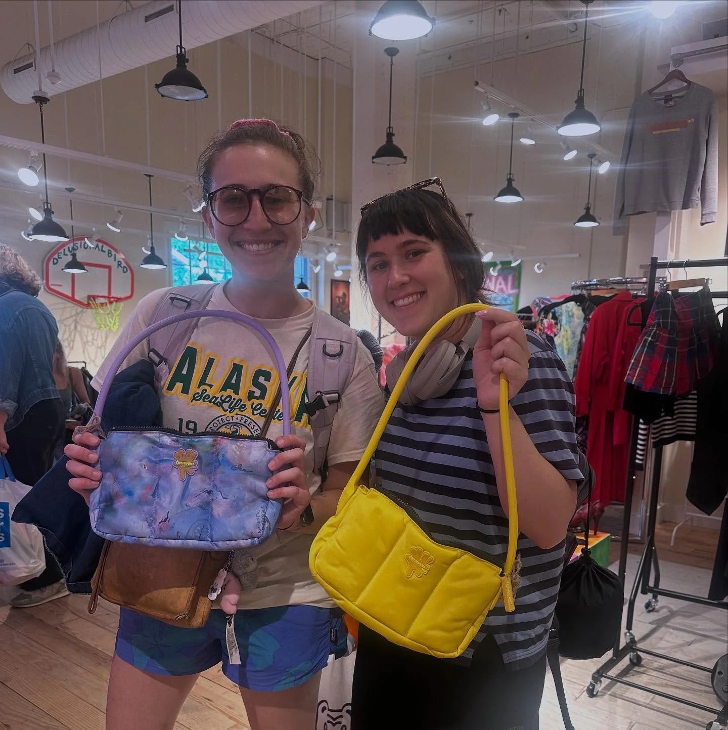Sisters x Heaven 🪽⭐️ Seattle bbZ we are open until 6pm and the shop is STOCKED!!! Come through 🎱 

#seattle #seattlelife #seattlevintage #seattlethrift #seattlewa #seattlefashion #seattle_igers #foryoupage #fyp #foryou #thrift #fashion #heaven #mar