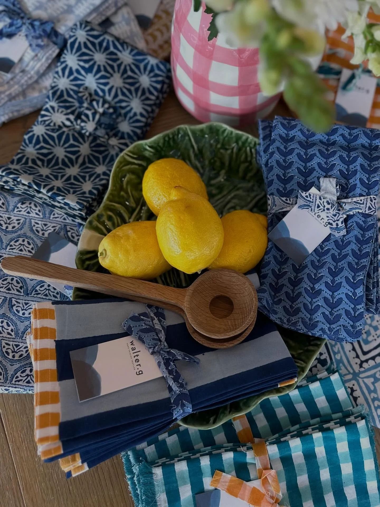 Long lunch season &hellip;

It feels like the weather in Tasmania has taken a bit of time to set us up for the warm days, but I think with Christmas only days away, we are finally ready.

Thinking of beautiful napery, a set table with a dash of flora