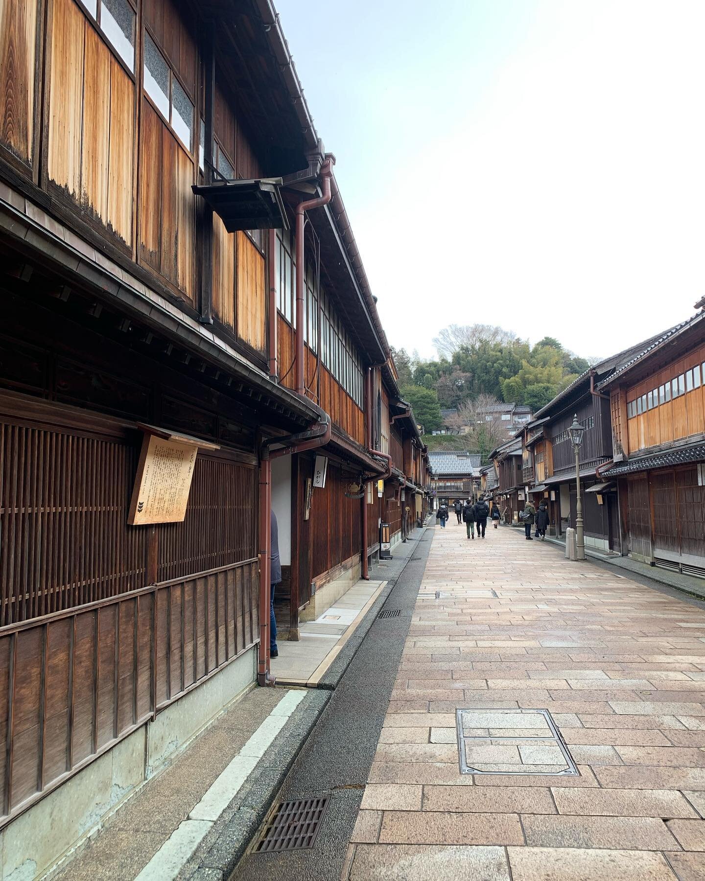 Trip to Kanazawa - Kaga 🎌, the region with rich cultural heritage and artistic innovation and excellence. It is located another side of TOKYO but you can be there less than 3hrs from Tokyo station by bullet train through Japan Alps. We strongly reco