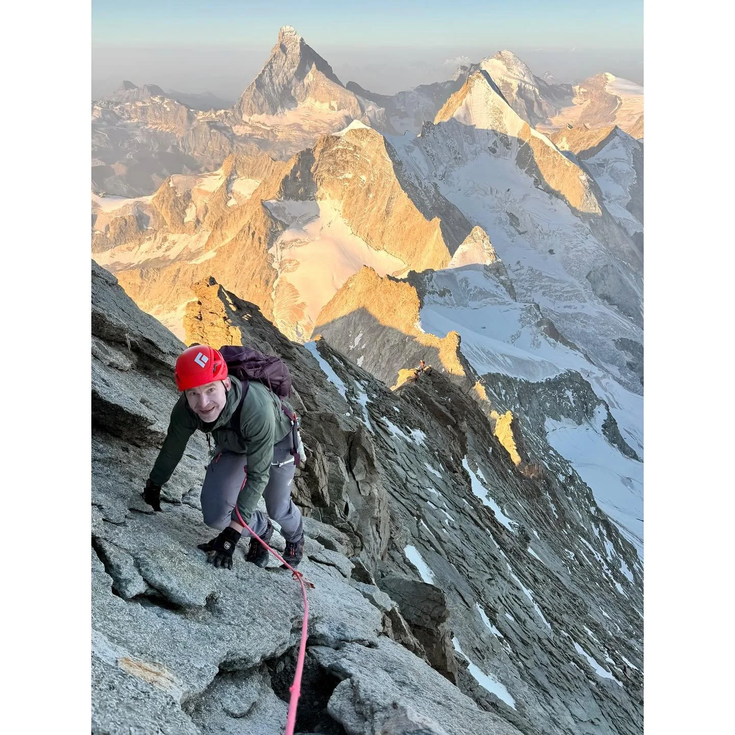 Great fun and excellent Valais AD mileage the last few days with Peder.

We climbed the brilliant Arbengrat ridge traversing the Obergabelhorn to the newly renovated @rothornhuette_sac before a lap on the classic SE ridge of the Zinalrothorn before t