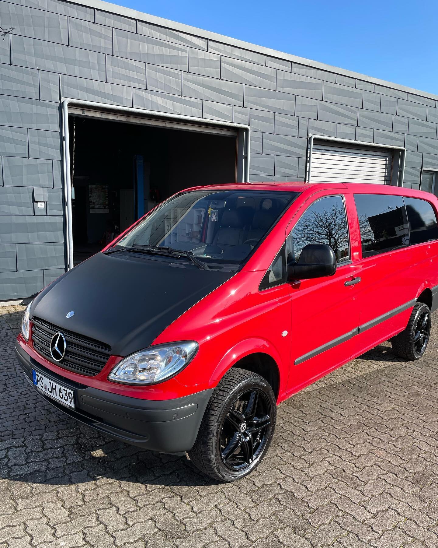 @mercedesbenz Vito wieder zum Strahlen gebracht 🙌🏻😎 vielen Dank an @heim_maschinen_oldtimerservice f&uuml;r den Auftrag 🙏🏻

#philippsommerfahrzeugpflege #mercedesbenz #vito #detailing #aufbereitung #car #polishing #kochchemie #businessrelationsh