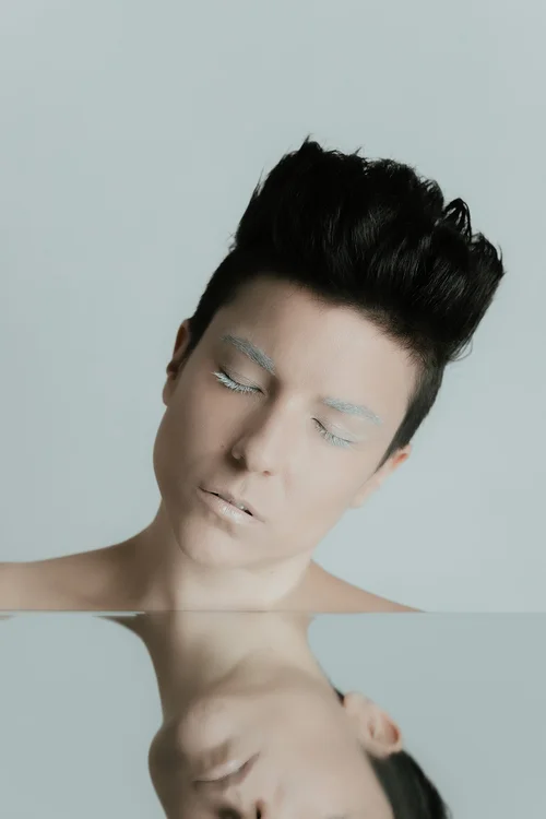 How to Shoot Studio Portraits at Home: Ultimate DIY Guide