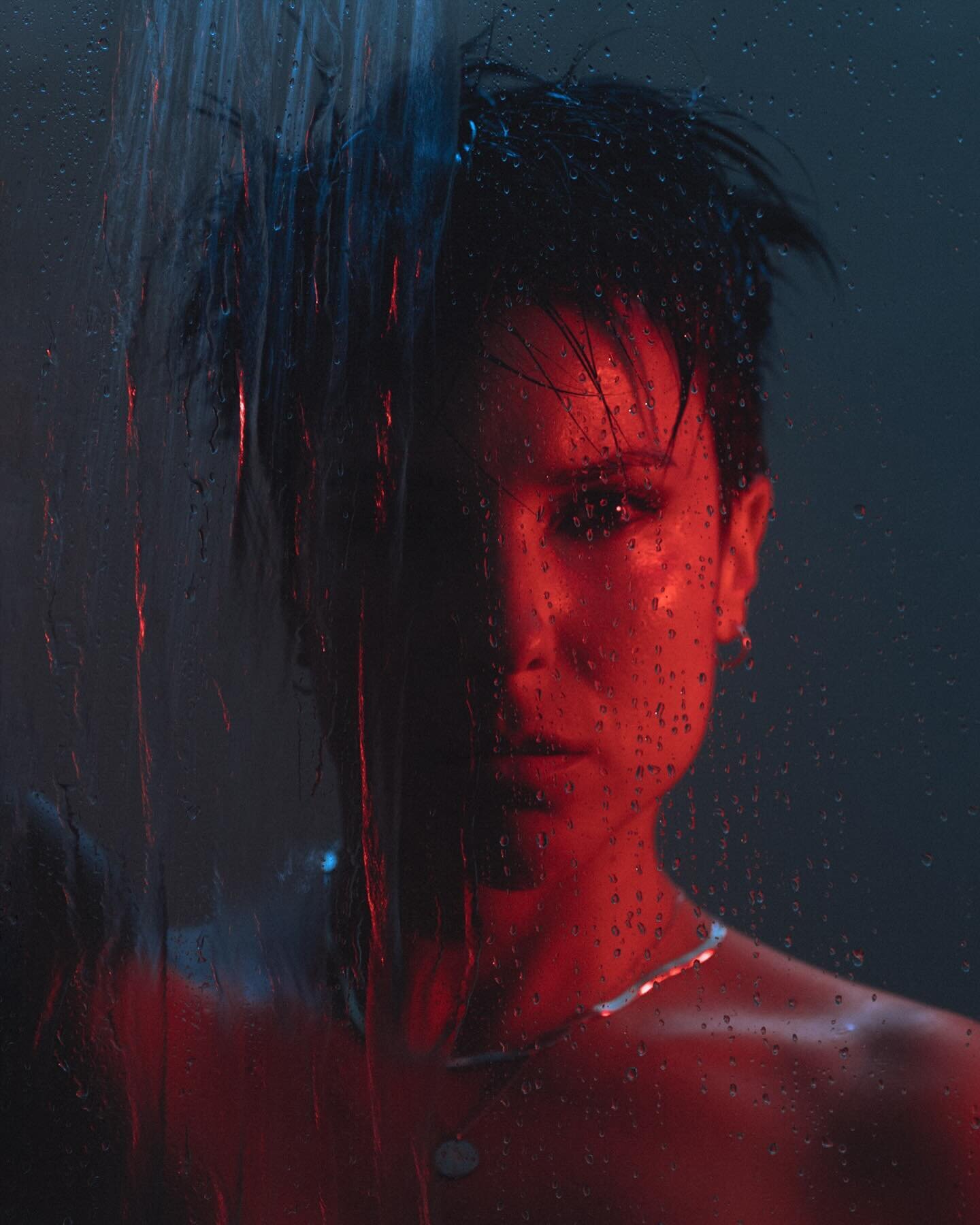 Without any doubt, the hardest cinematic self-portraits I&rsquo;ve ever taken&hellip; 📸

I shot these in the shower. But I also made things even harder for myself by jumping in my pool to keep experimenting with some new lights I&rsquo;ve got!

I do