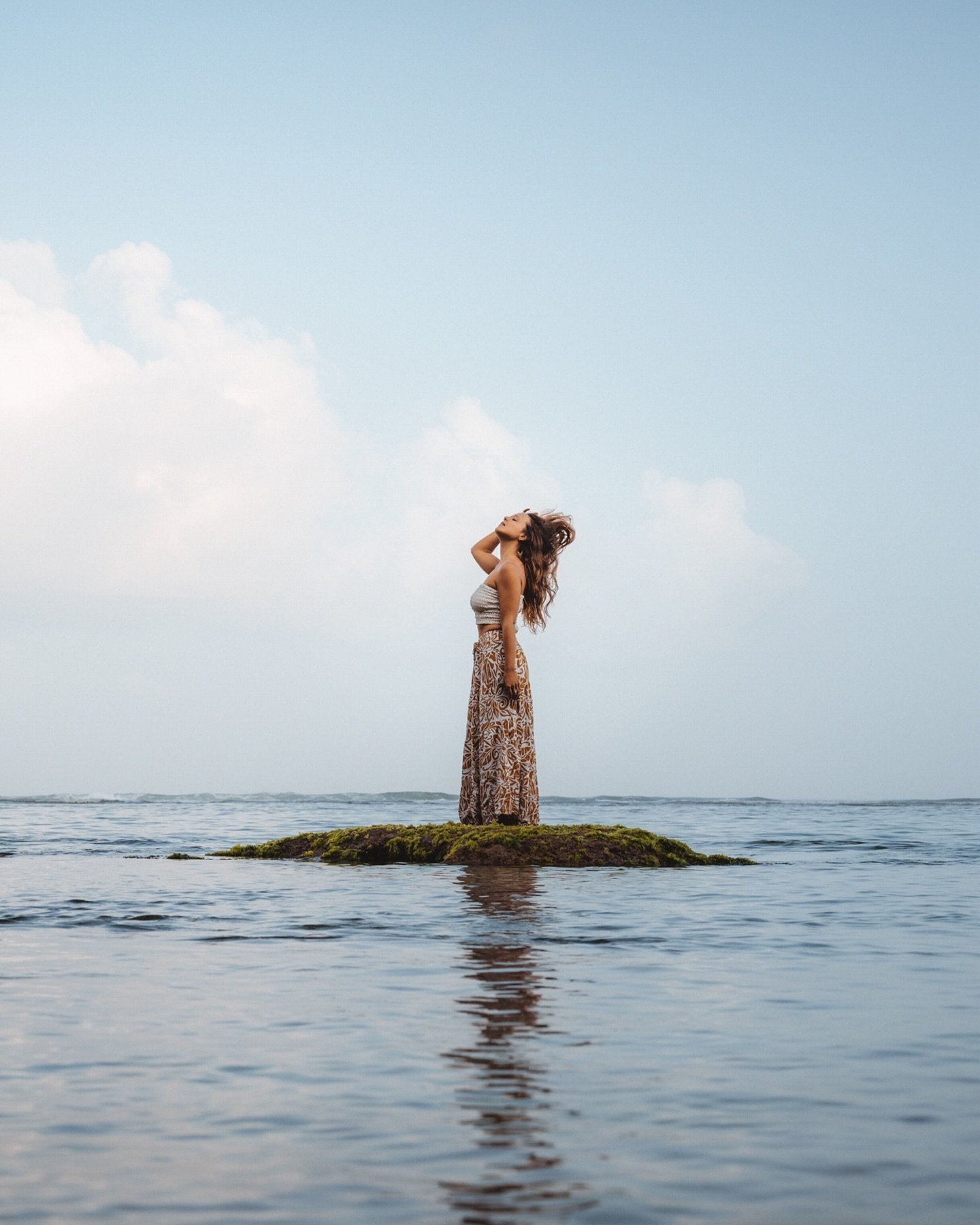 I&rsquo;m so excited to share with you the behind the scenes of a super creative portrait shoot I had with @mfonnoll on a beautiful beach in Uluwatu, Bali. 😍

I walk you through my entire pre-production process. From planning the entire photography 