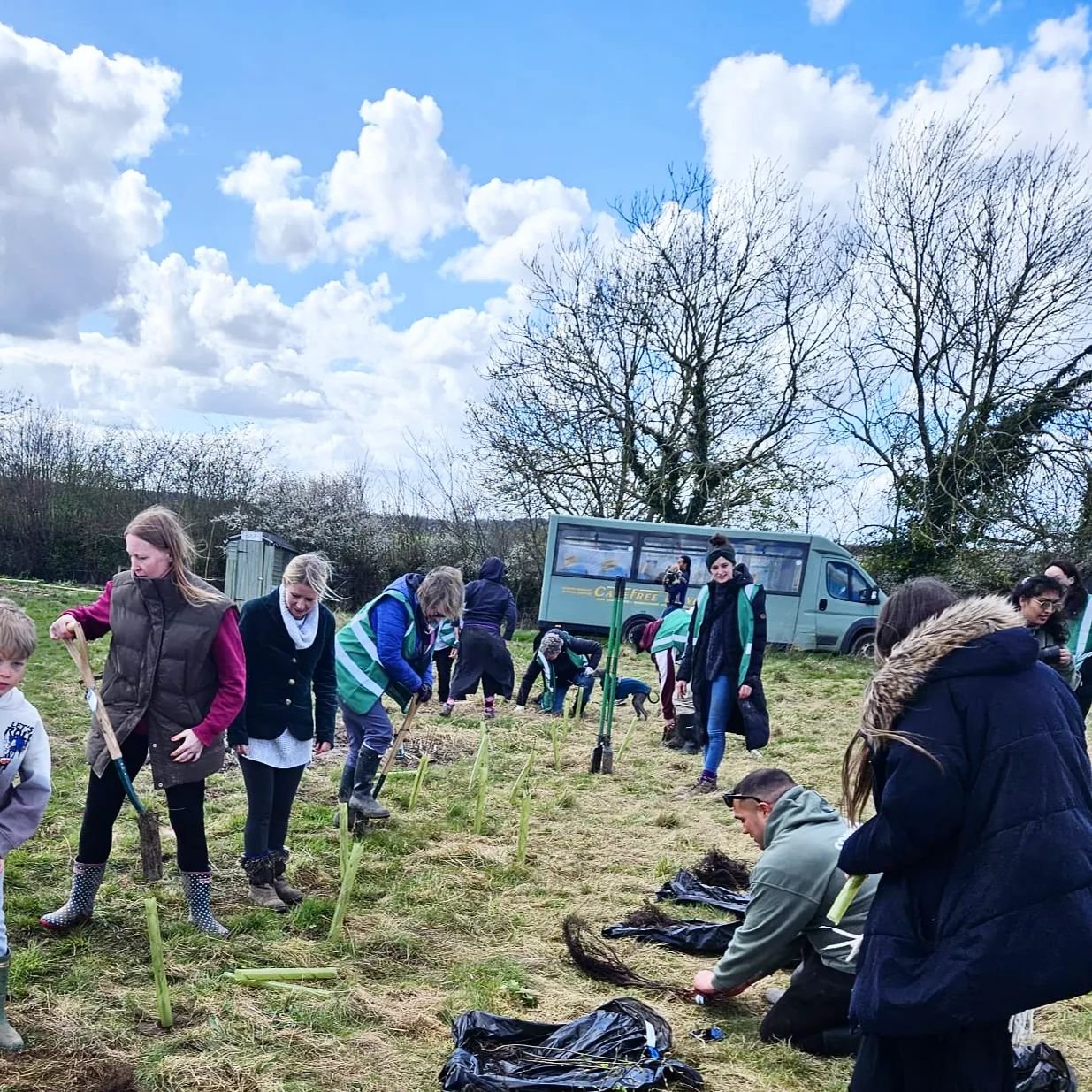 Tree planting, food growing and wellness is apart if our UEARTH Farm.

Come and join us this month as we partner with @theshoopery to create an unforgettable experience in nature whilst we start to implement the design our volunteers created for the 