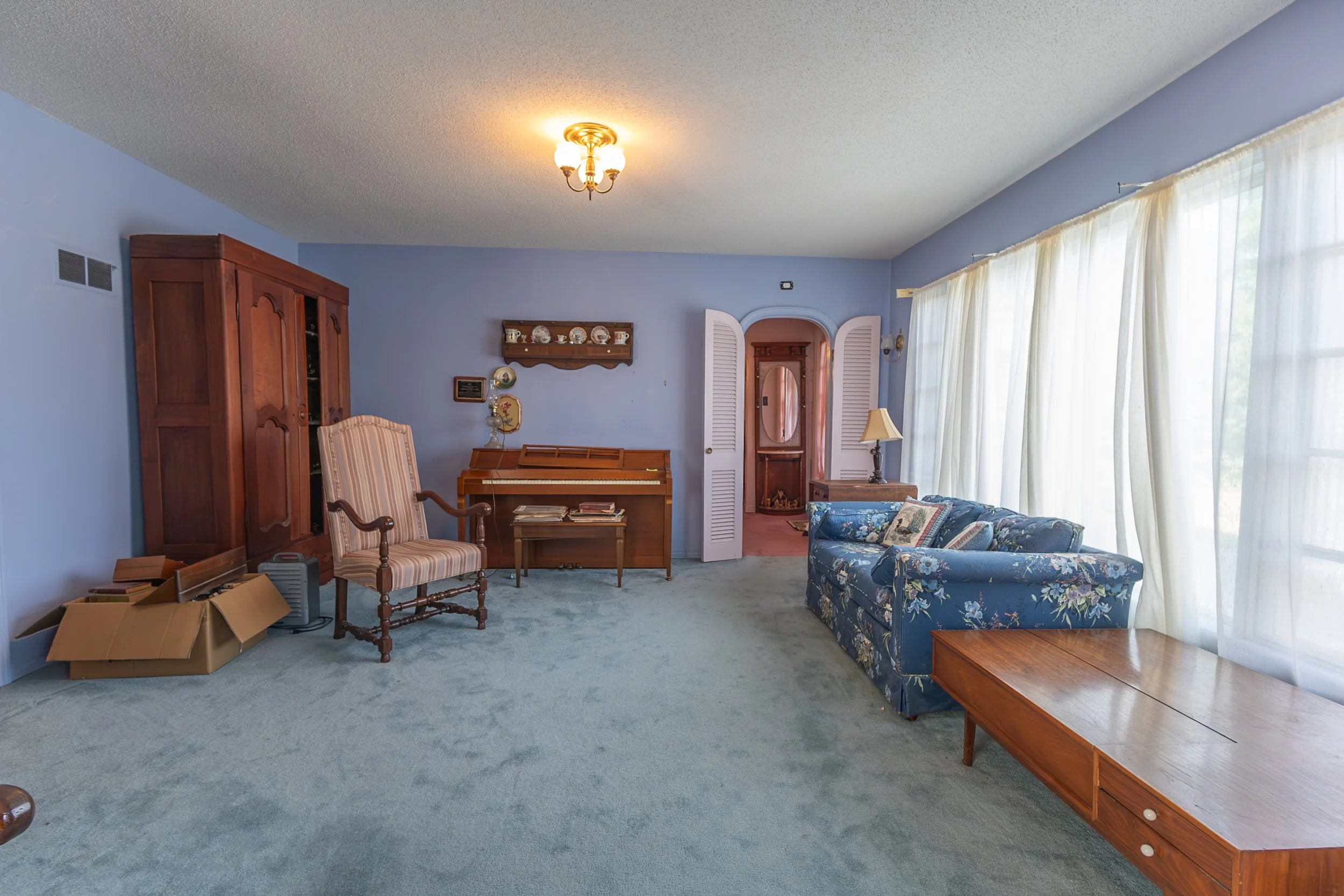Living room-1.jpg