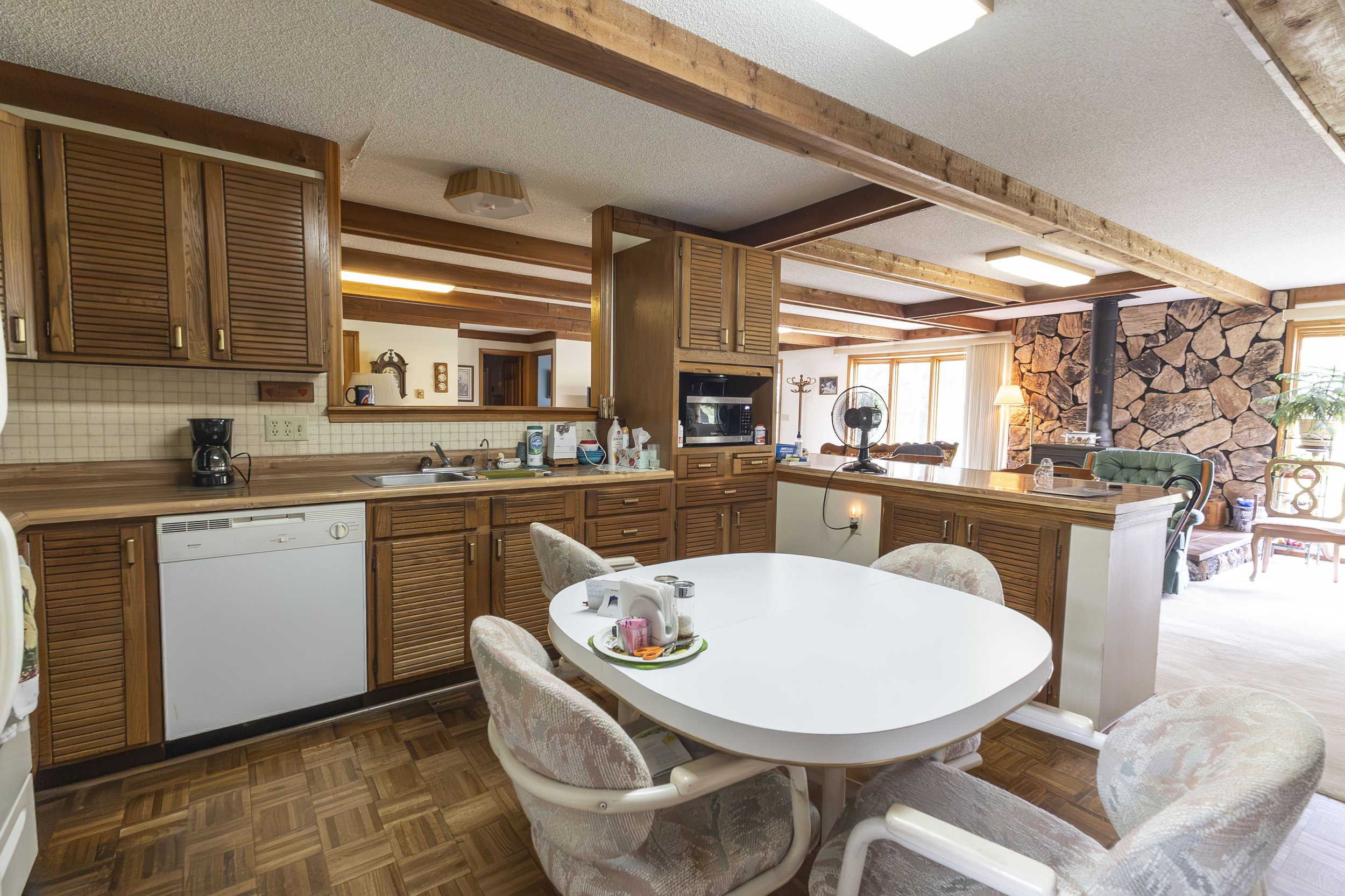 Kitchen_2.jpg