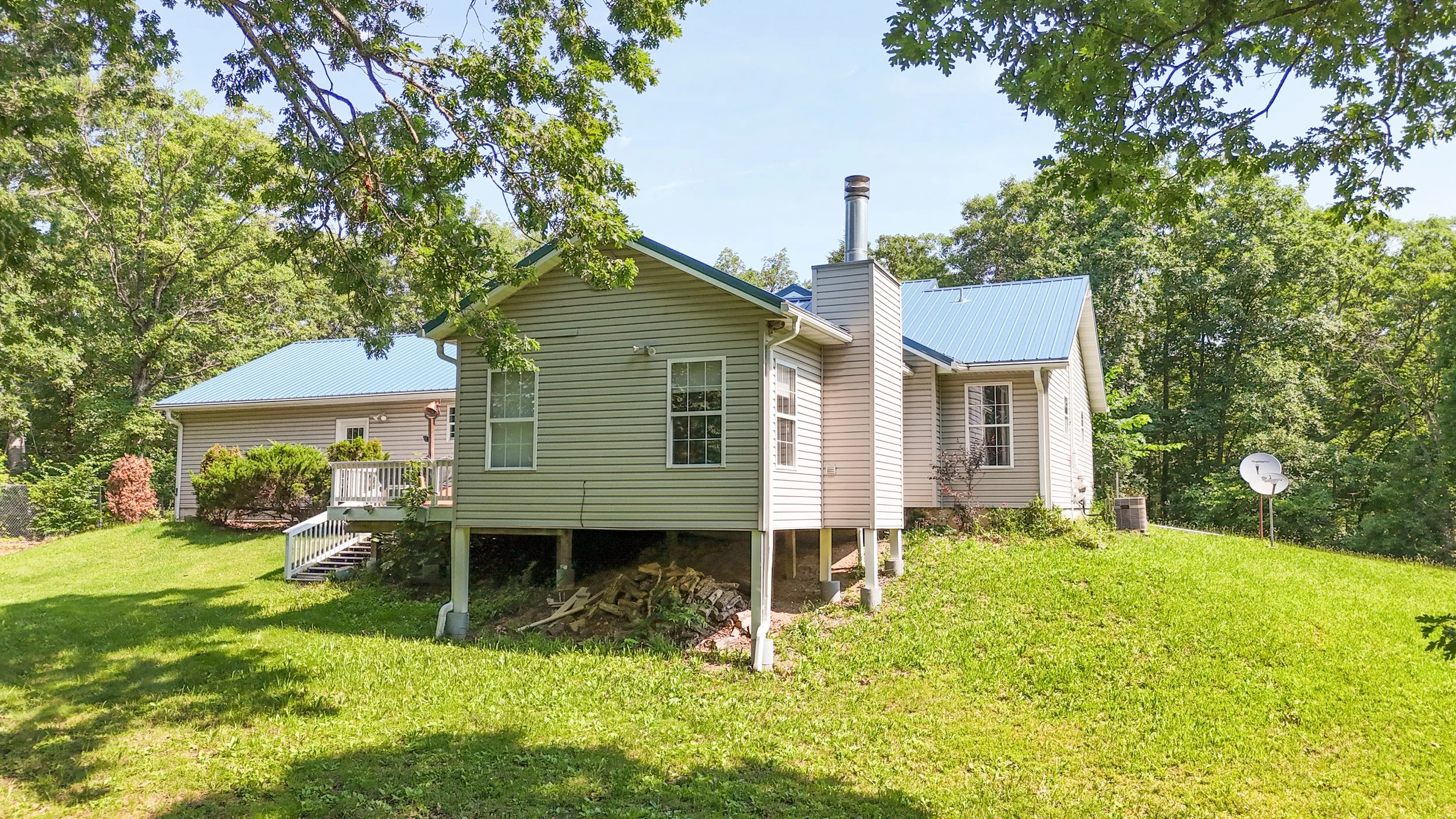 Back of house-6.jpg