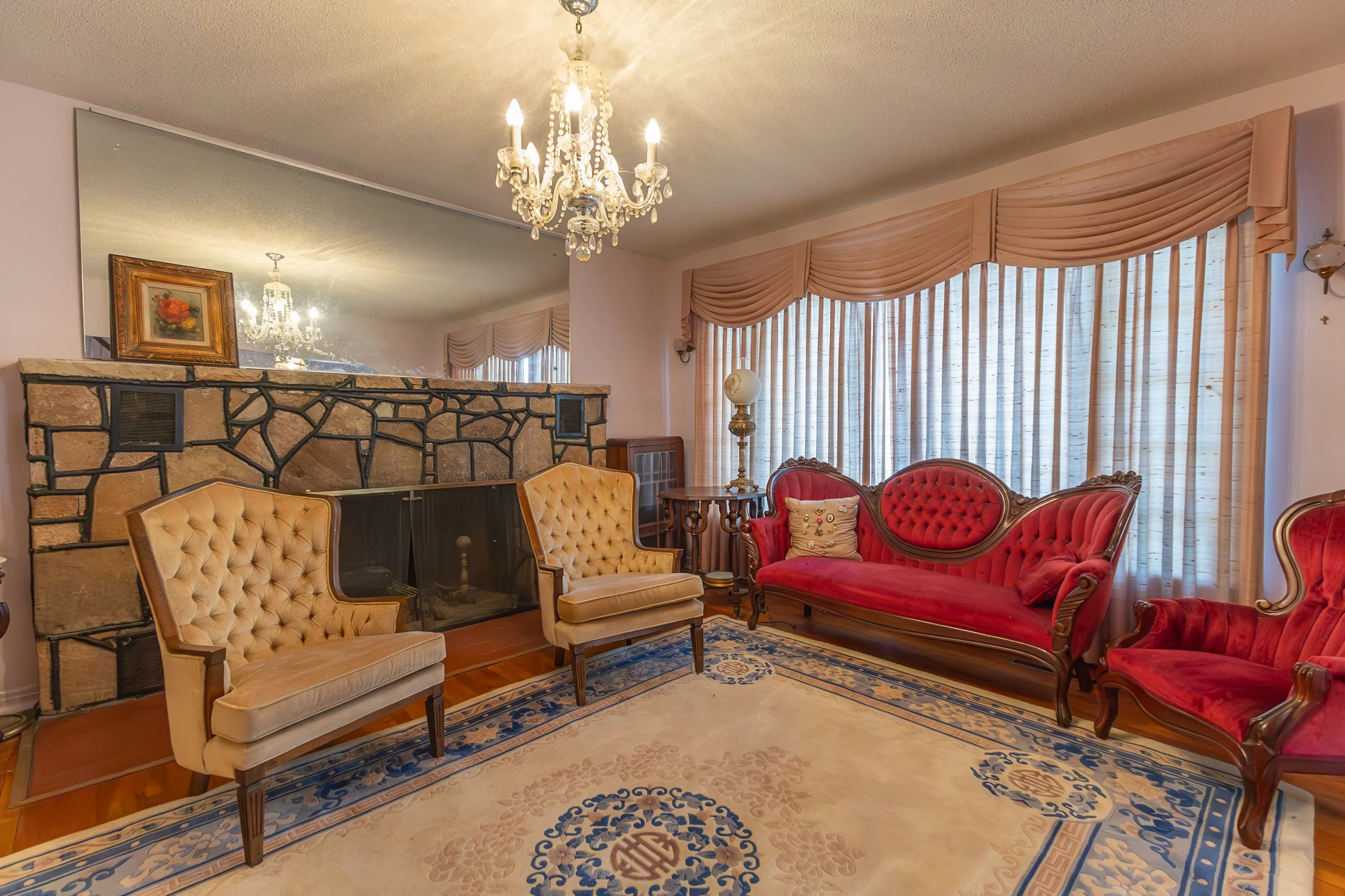 Family room-2.jpg