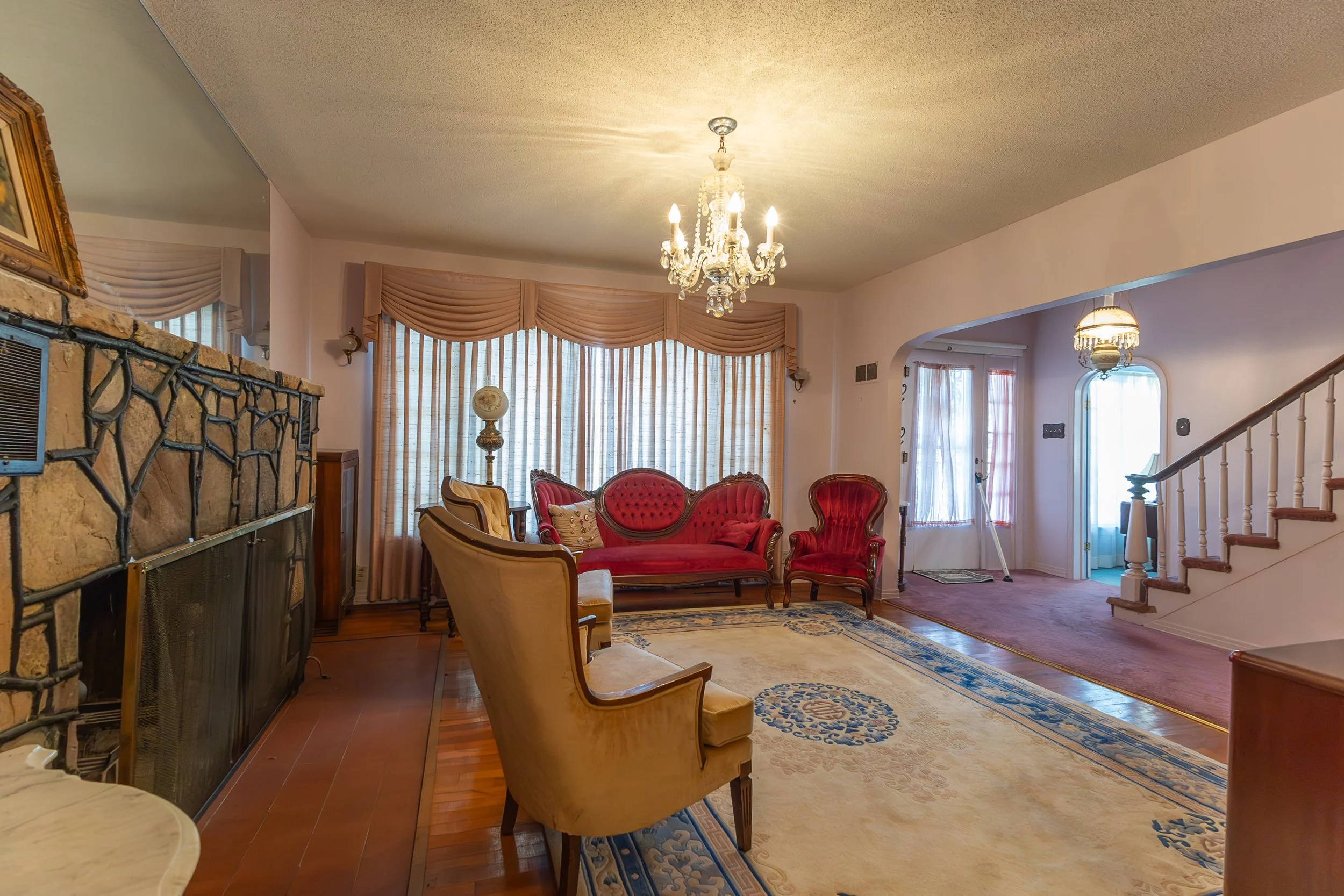 Family room-1.jpg