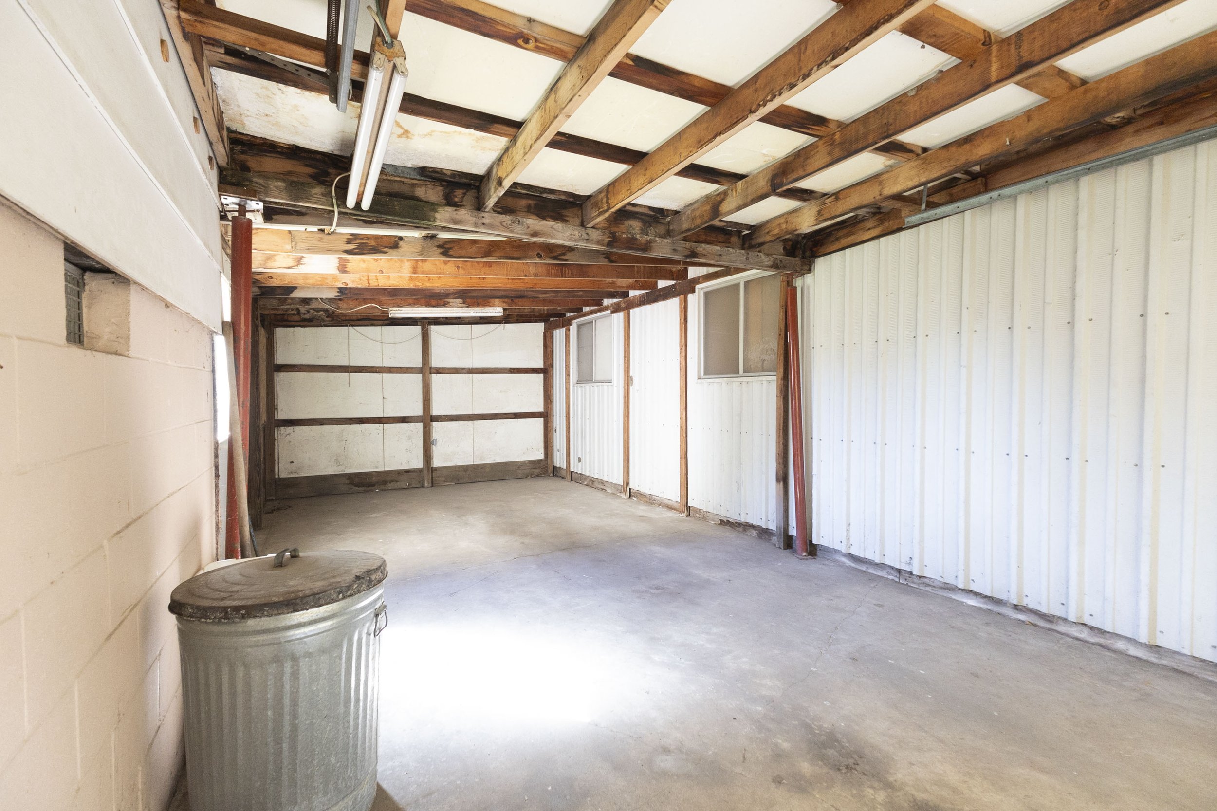 Garage 1.jpg