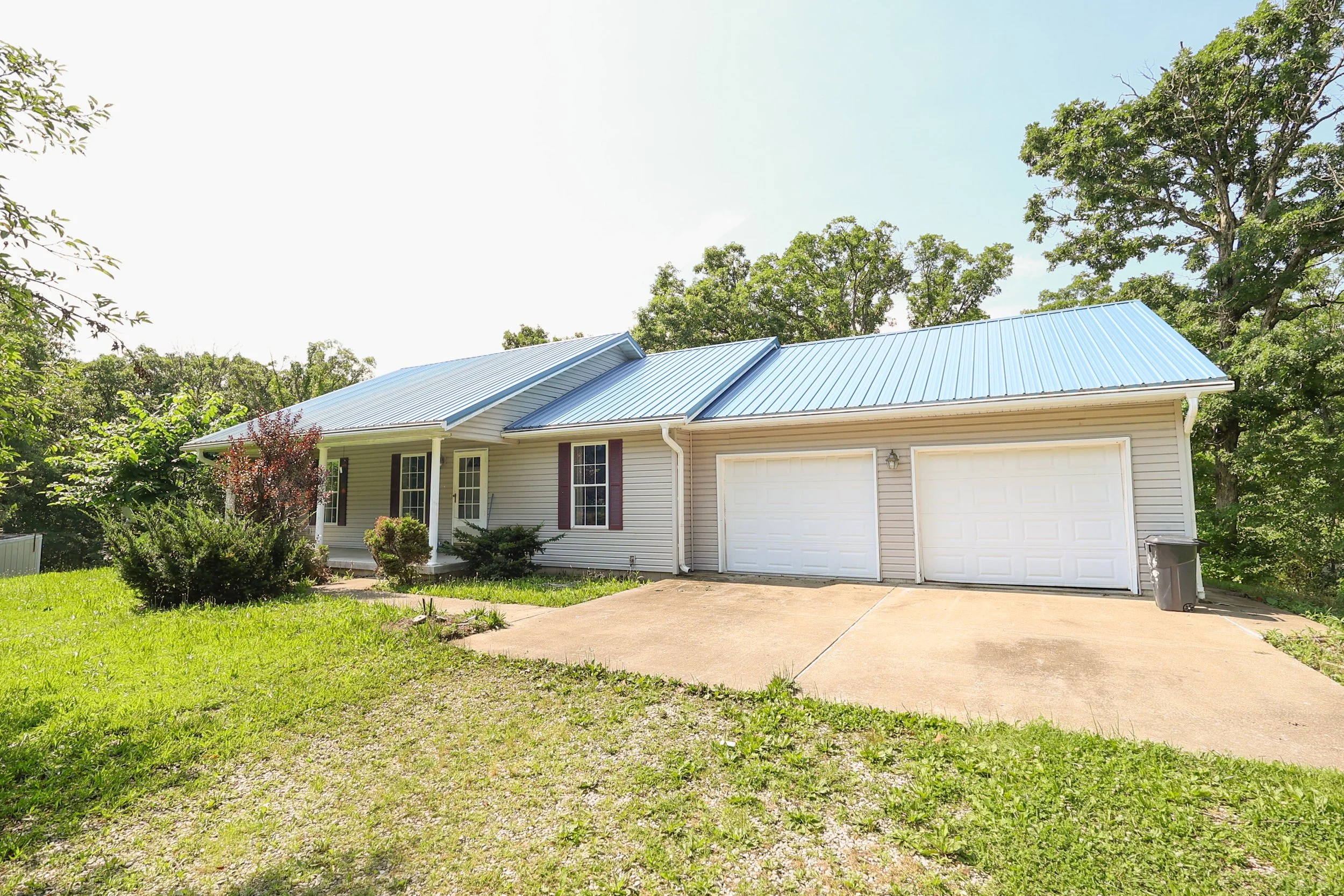 Front of house-3.jpg