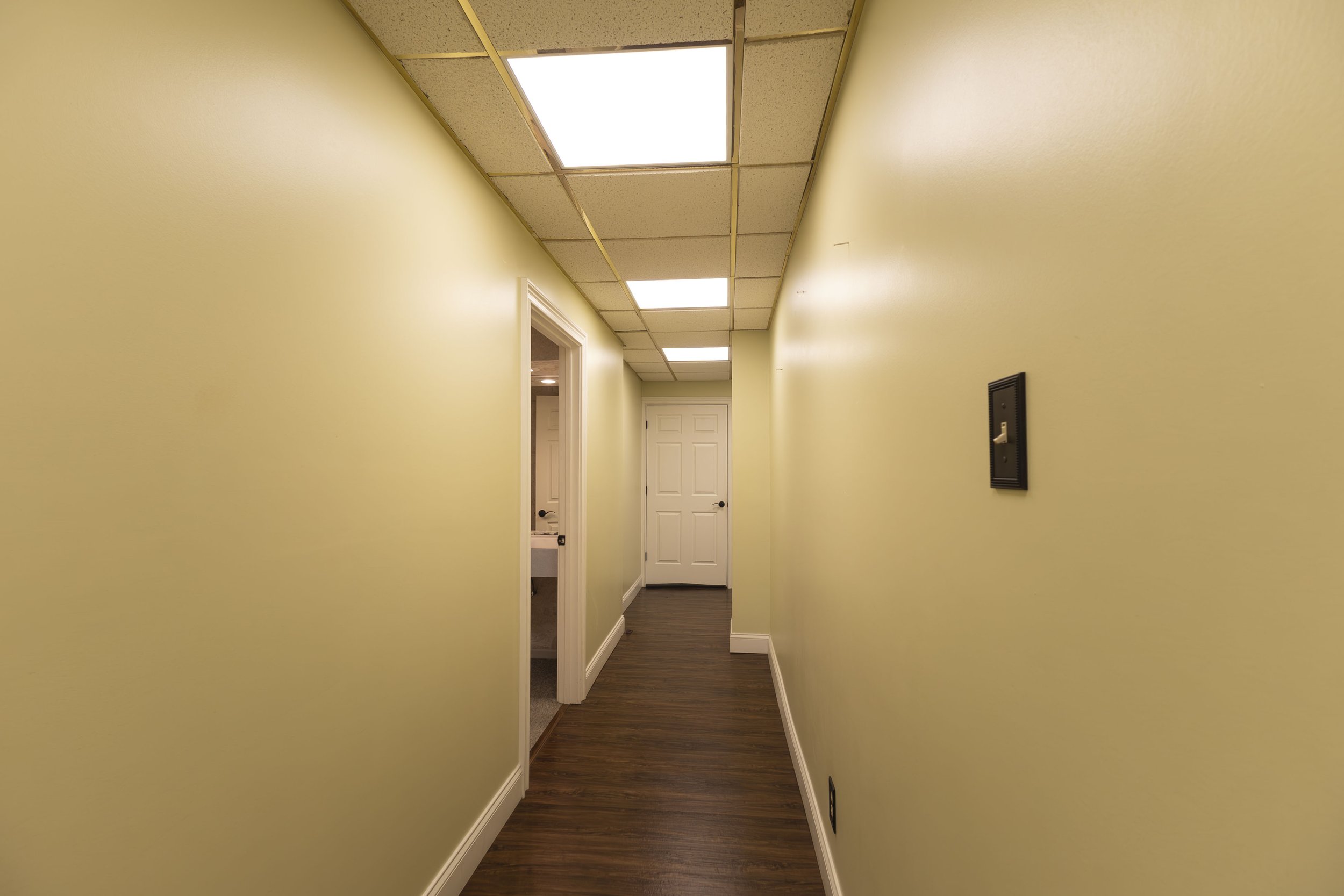 Hallway_2.jpg