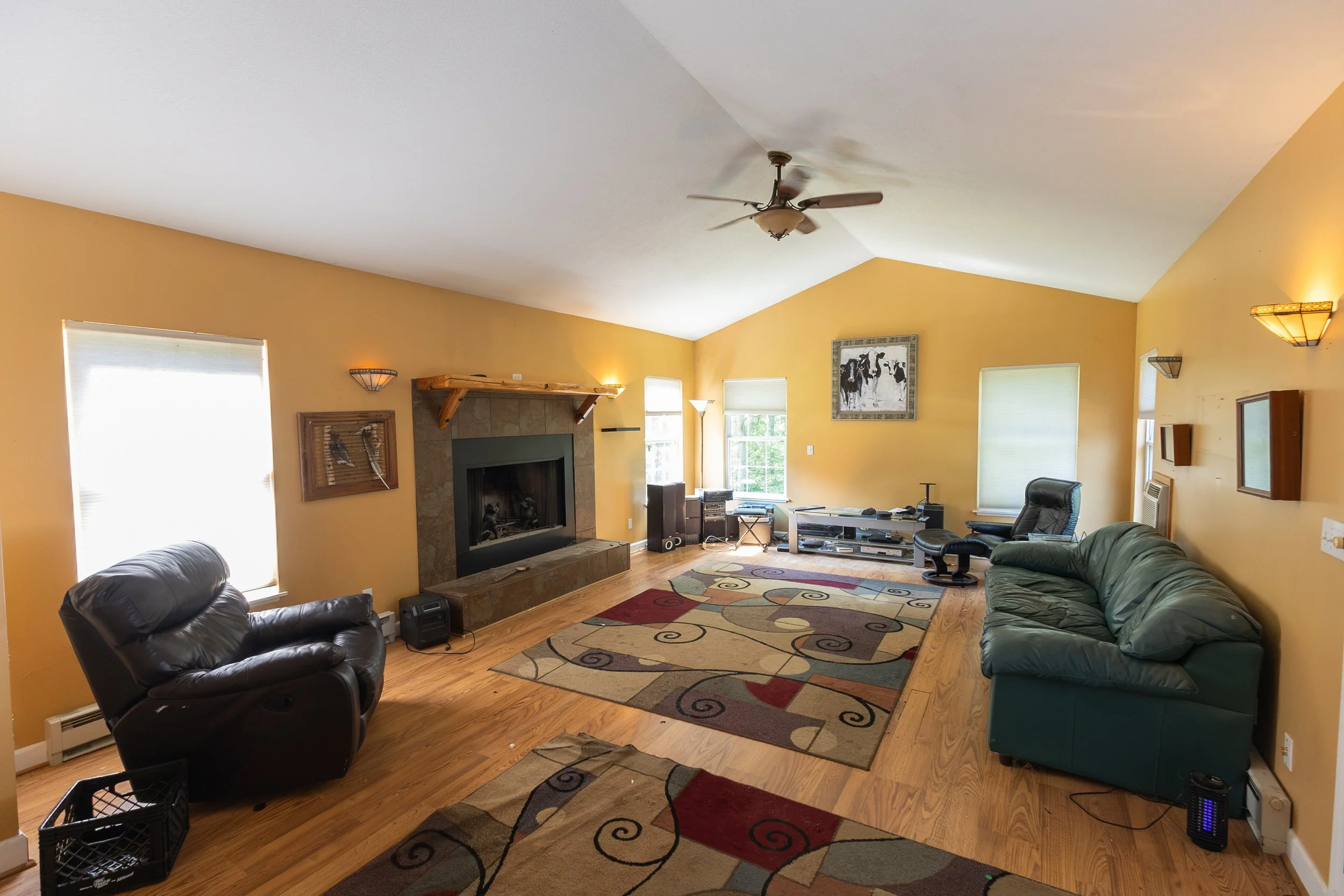 Family room-3.jpg